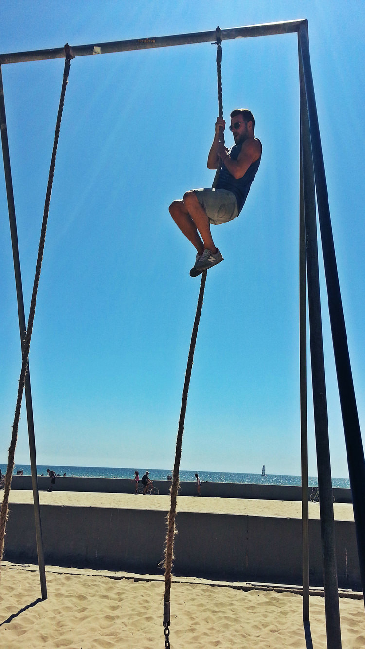  We drove the 10 minutes to Venice Beach in L.A. in one day. &nbsp;The beach gym is crazy. &nbsp;This was right next to the infamous Muscle Beach. &nbsp; 