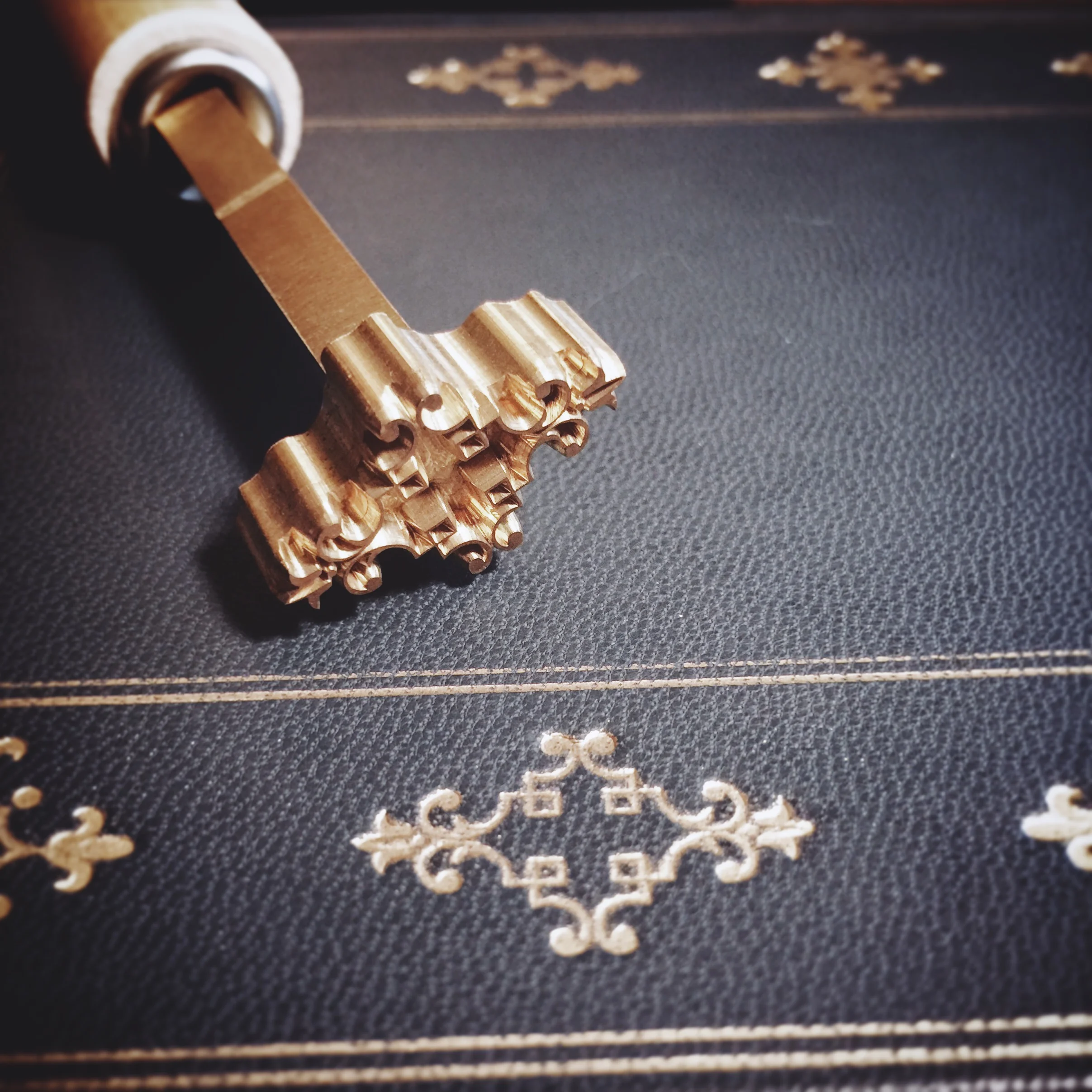 An example of gold tooling