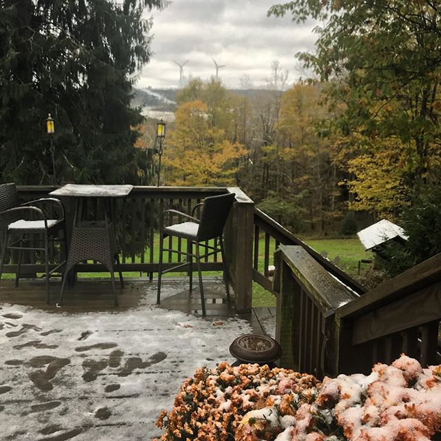 And so it begins. ❄️
#firstsnow #octobersnow #tundraofmaryland #winteriscoming #savageriverlodge