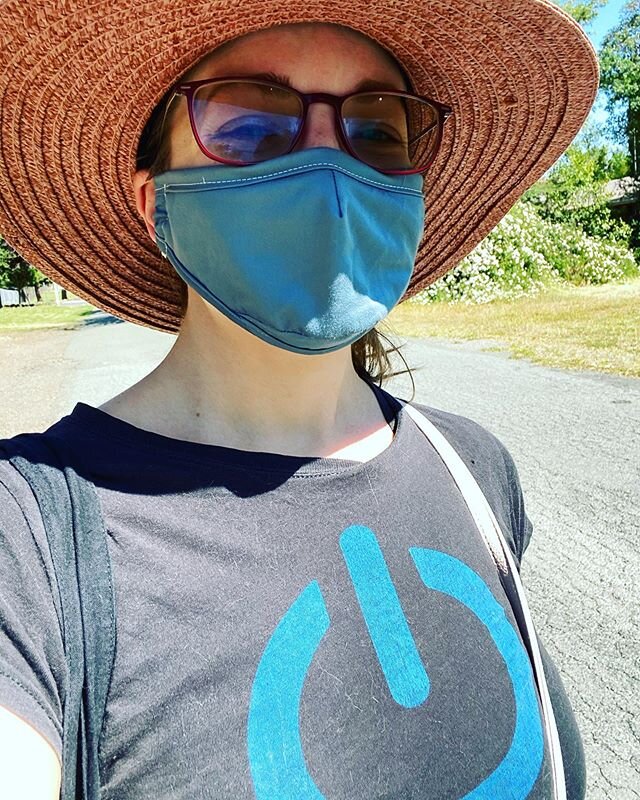 Sunday morning walk, 2020-style!! With my new, beautiful mask made by a client&rsquo;s talented sister right downtown Sonoma! DM me for the location, it&rsquo;s on 1st St West! 🎶With All Your Power💪🏼 What Would You Do?🎶 #supportlocal #powershirt 