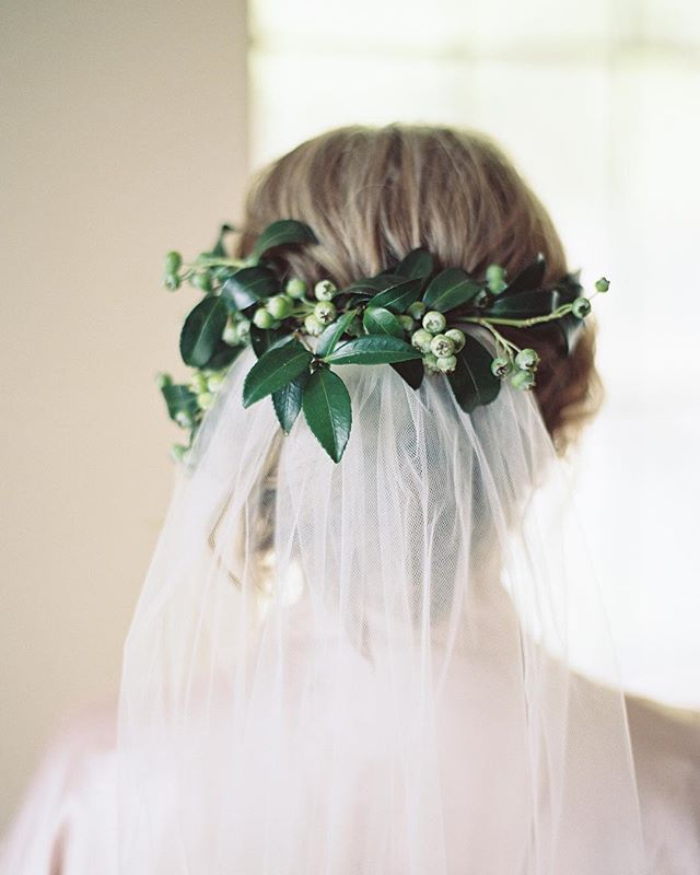 Sara’s something borrowed & something blue {berry} 💙
Photography: @paigereauxphotography
Hair styling: @thejacqofalltradesbeauty