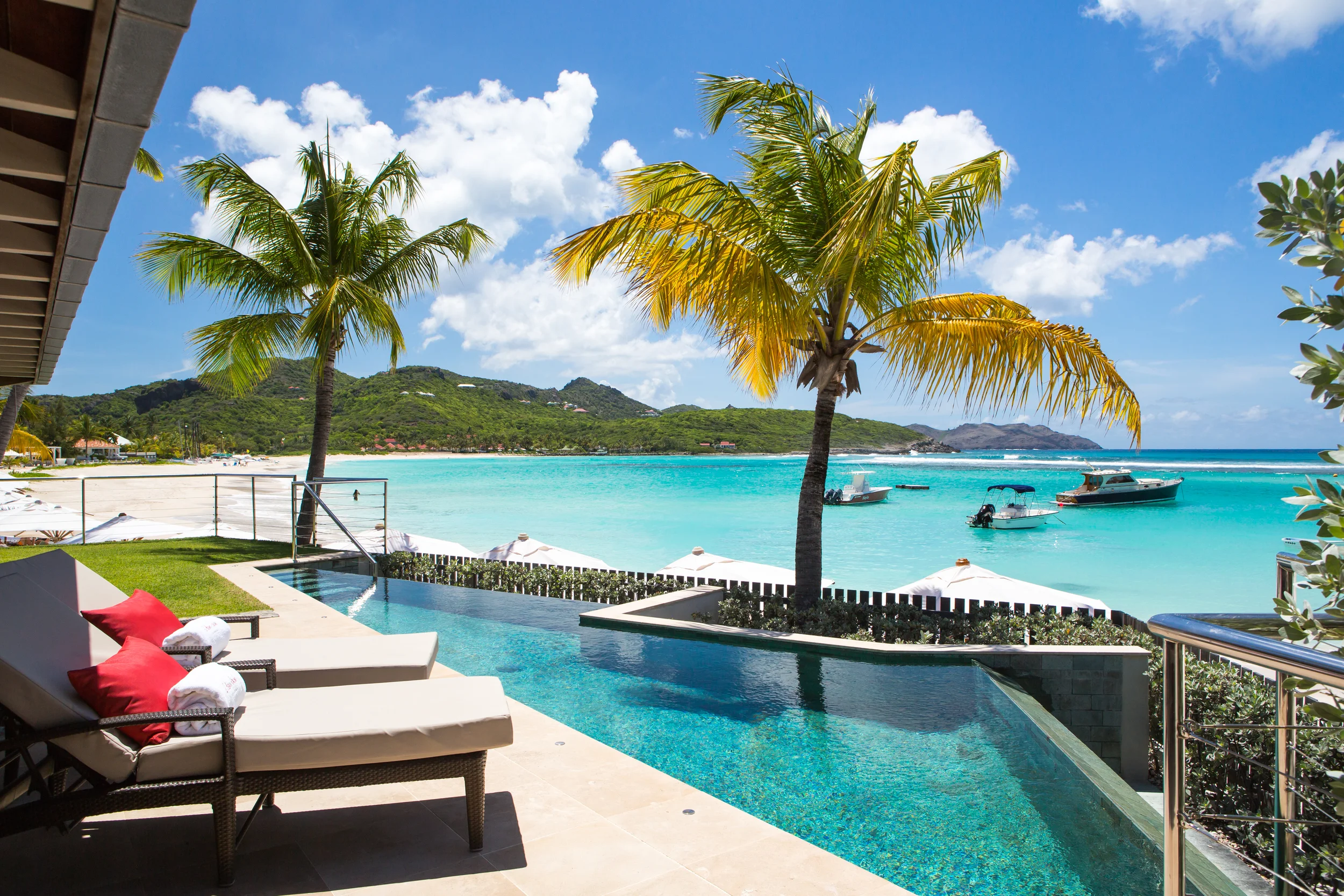 5055Waterlily_Diamond_Suite_Infinity_Pool.jpg