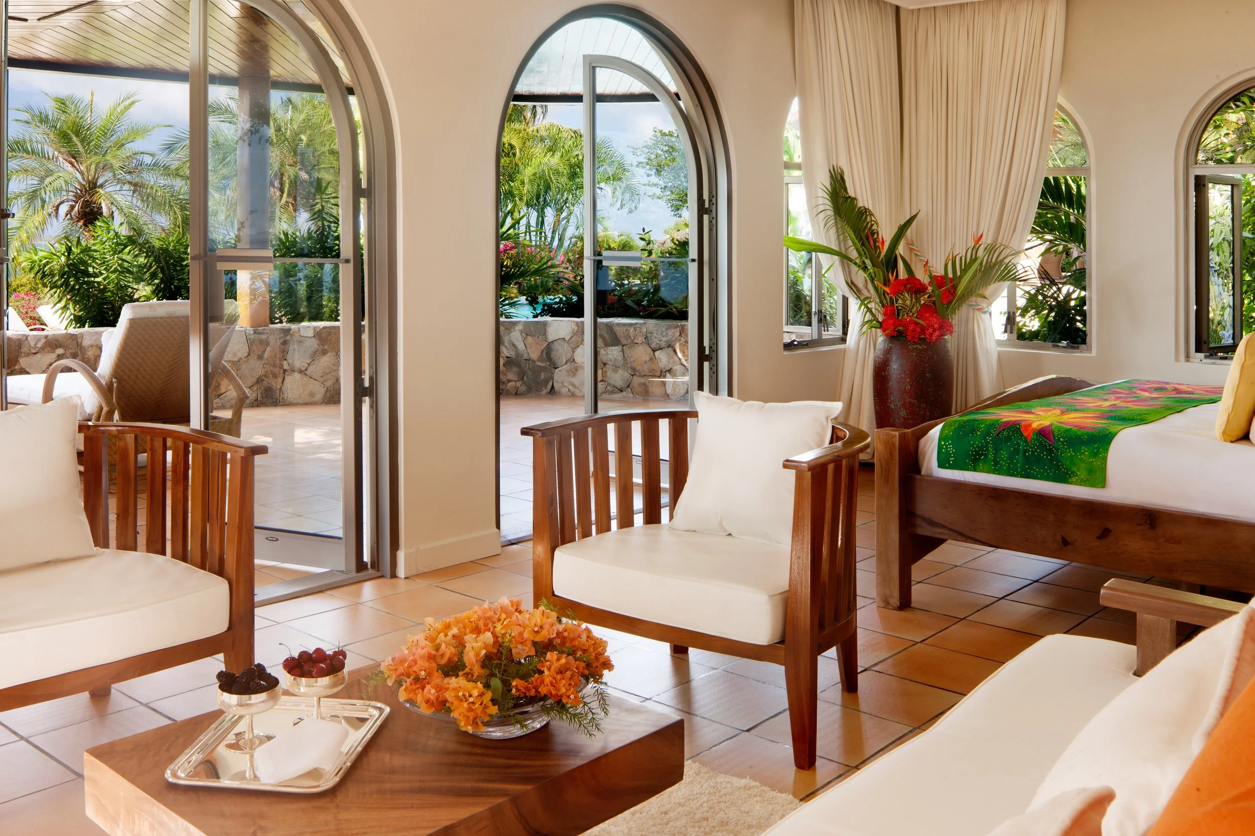 22 POOLSIDE SUITE VALLEY TRUNK (2).jpg