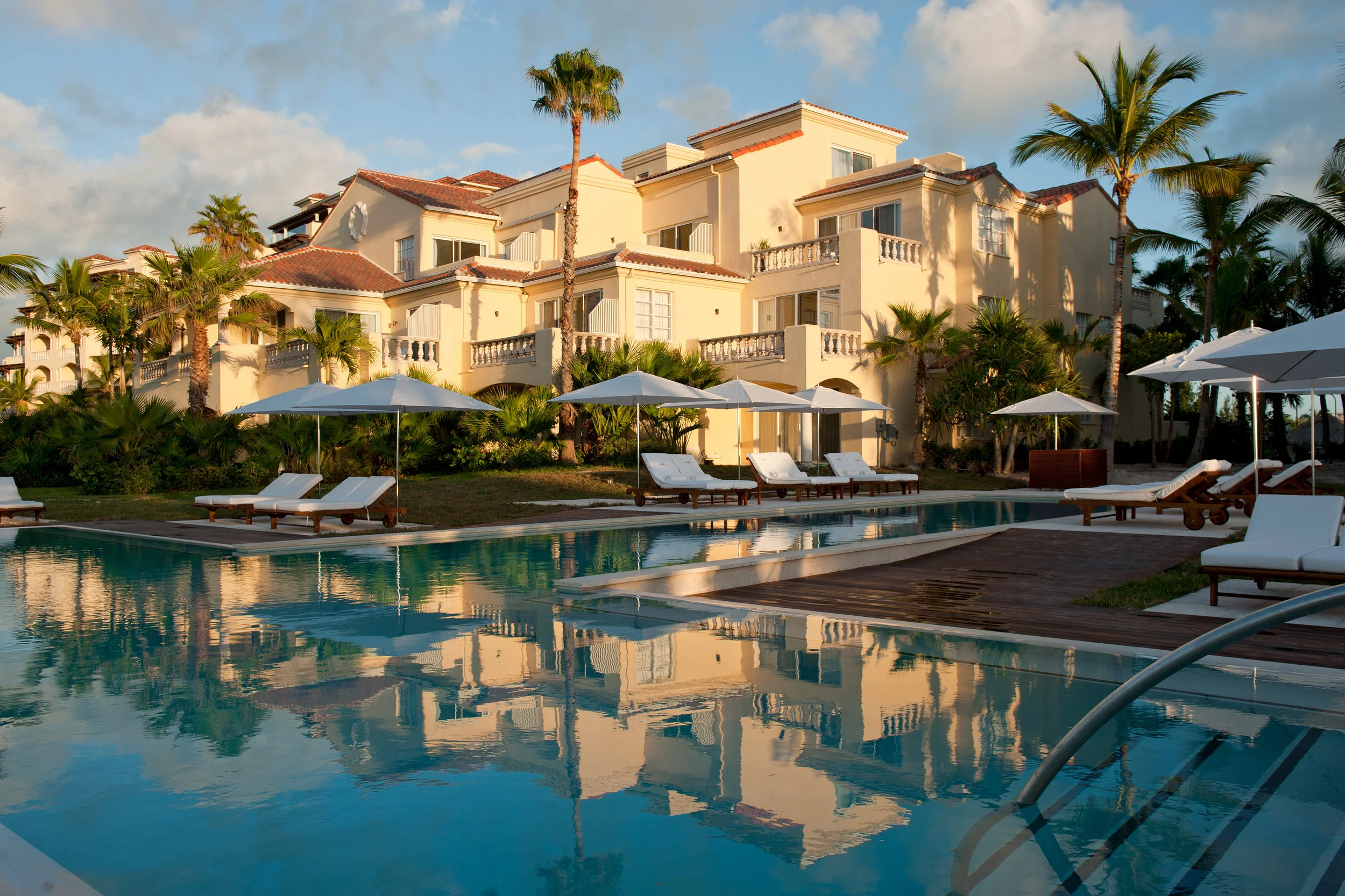100. Hotel Pool - hotel.jpg