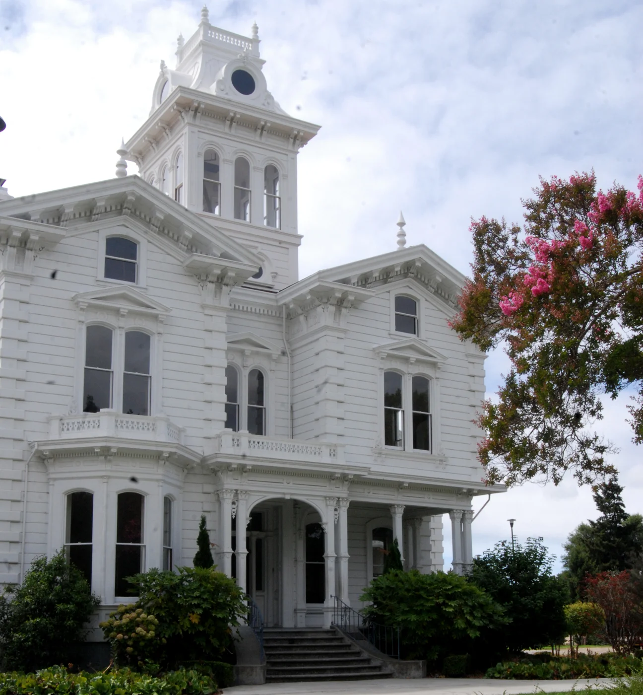 Summer Days at Meek Mansion ($)