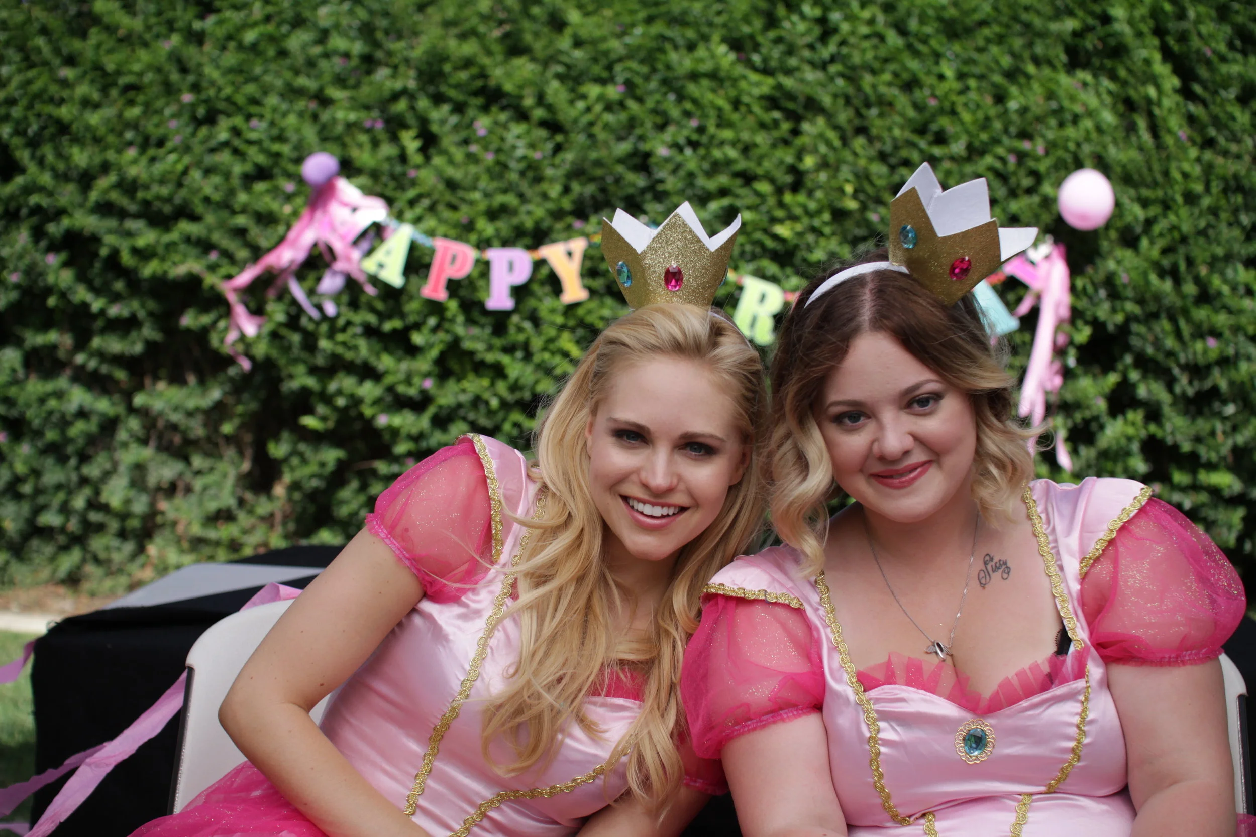  Mildred &amp; Maggie. Lindsey Sporrer, Madylin Sweeten. 2016. 