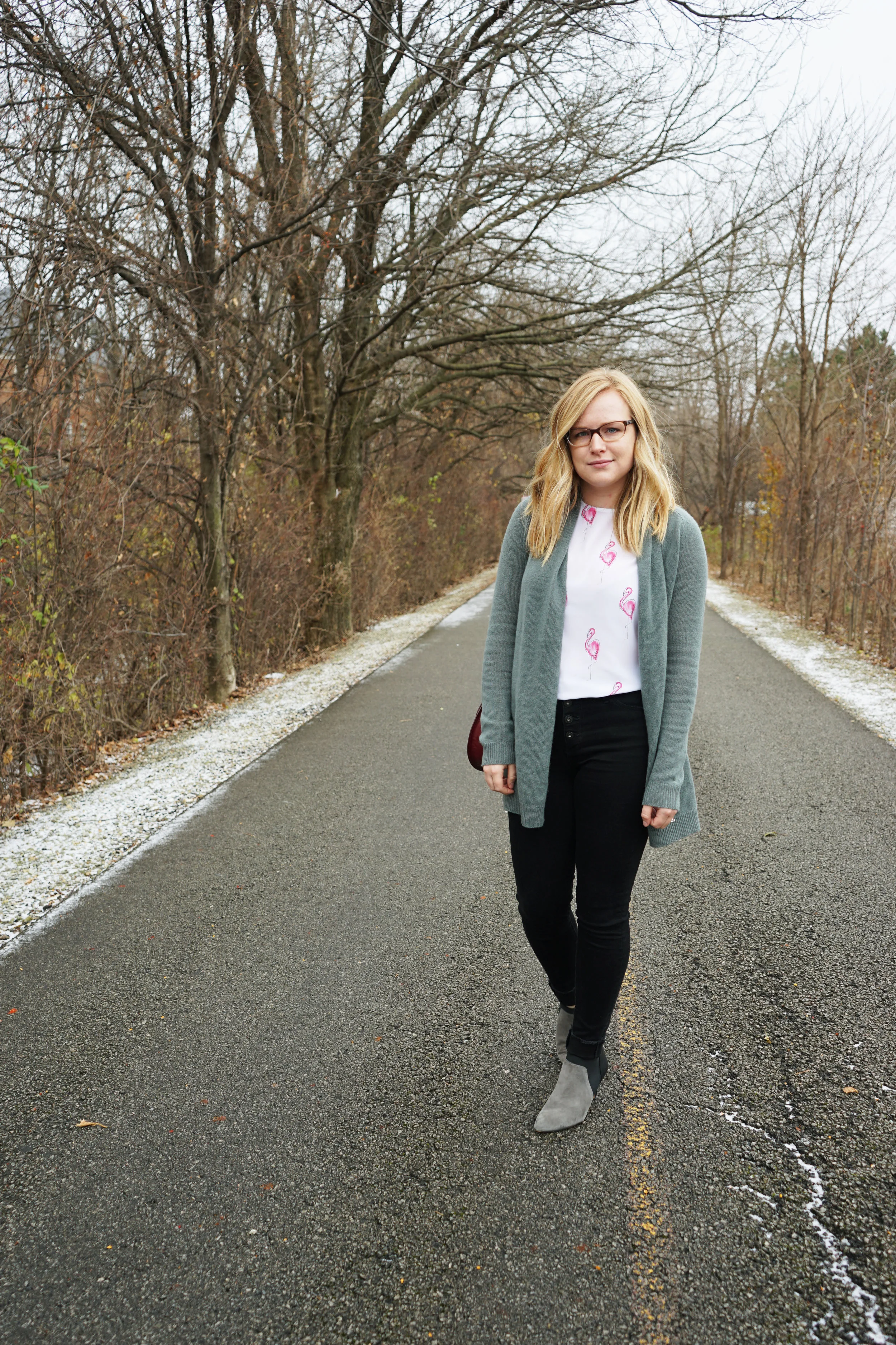 Maggie a la Mode - Equipment Lyle Tank Happy Pink Flamingos, Theory Ashtry J Cashmere Cardigan, AG Button Up Fly Jeans, Vince Camuto Saron Bootie, Louise et Cie Jael Shoulder Bag