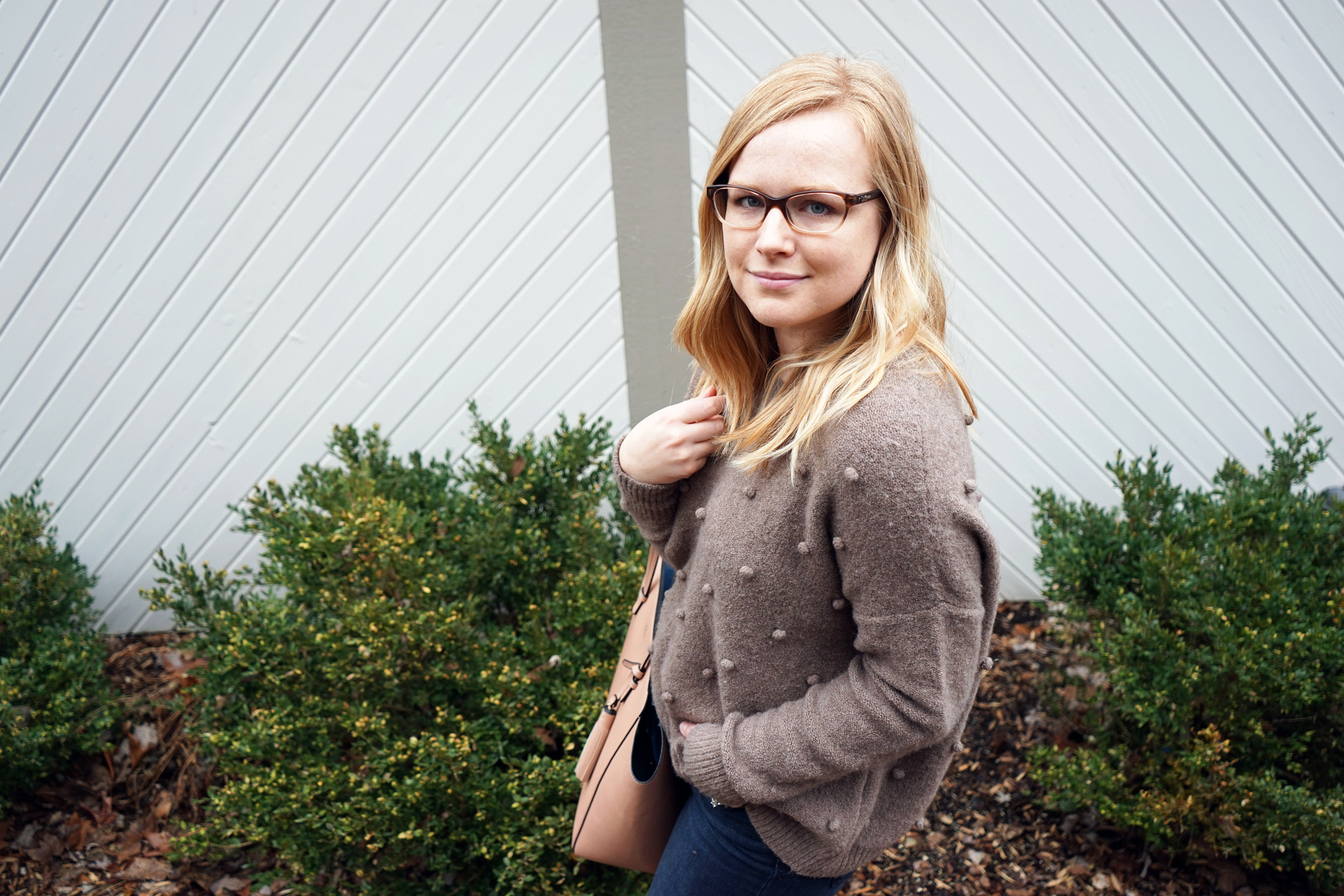 Maggie a la Mode - Madewell Bobble Pullover Sweater, Paige Denim Verdugo Skinny Jean Reed, Sezane Ashley Babies, Blue Les Copains tote