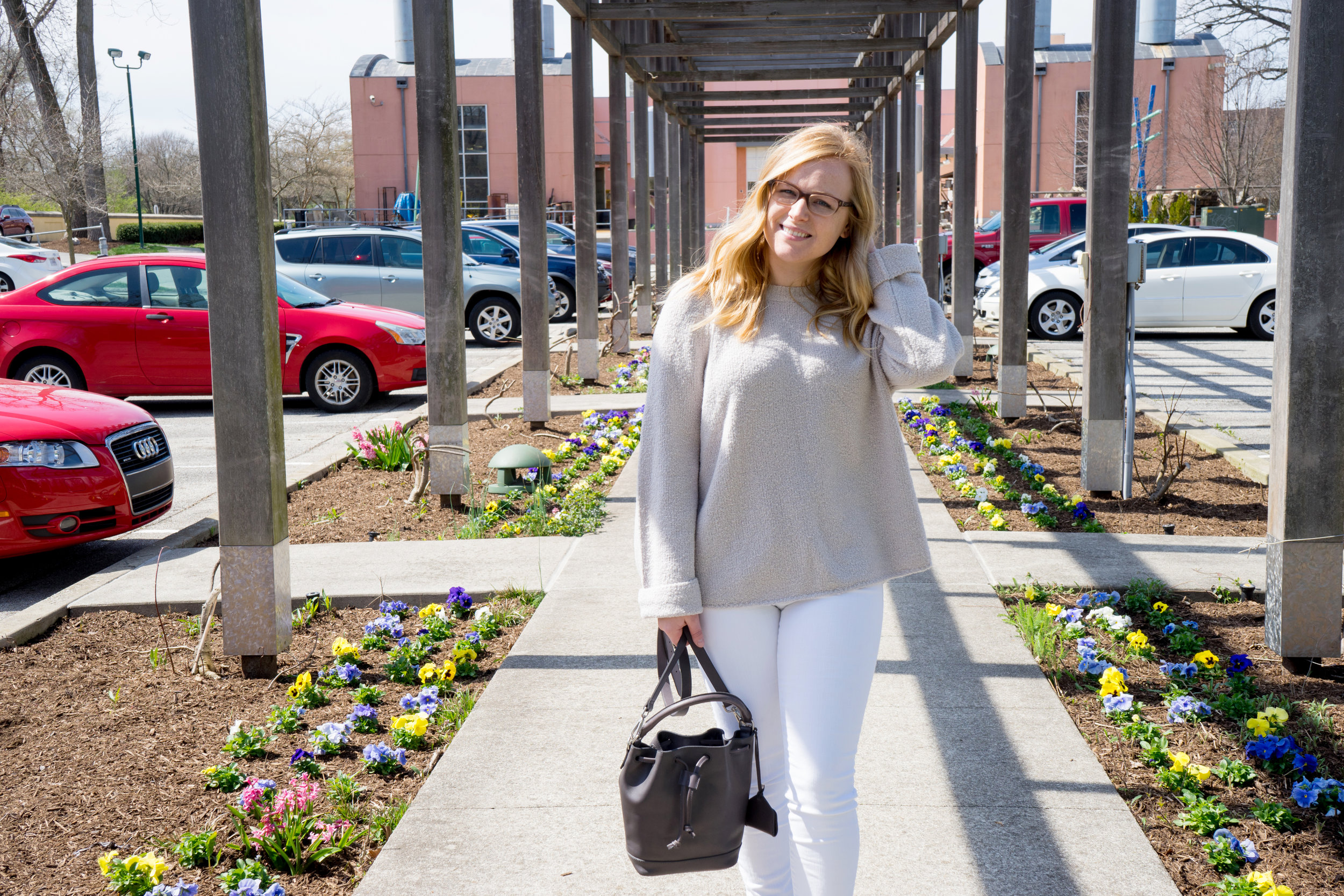 Maggie a la Mode - Vince Knit Crewneck Sweater Sand, Madewell white jeans, Steve Madden Shanna heels, Madewell Lafayette Bucket Bag