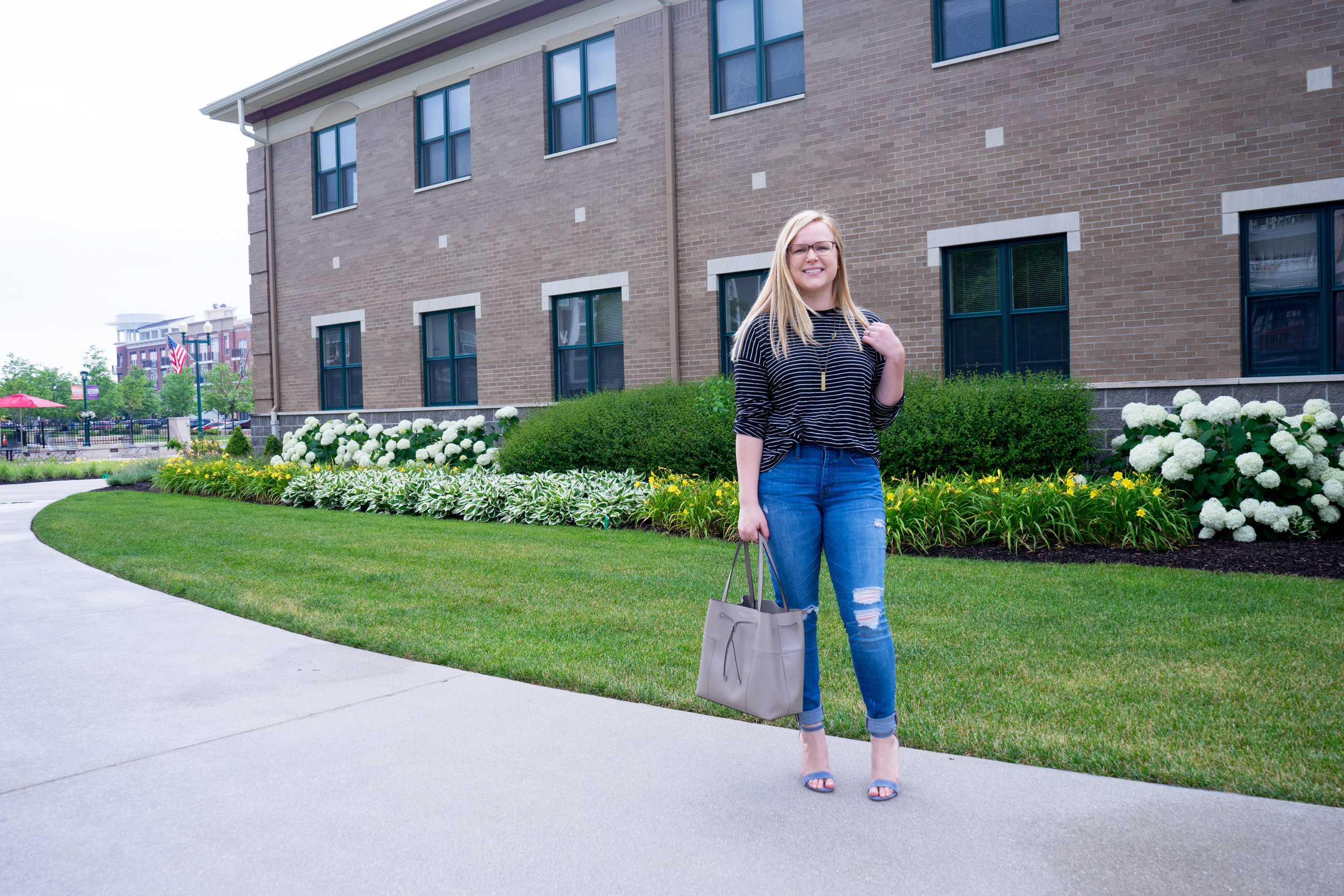 Maggie a la Mode - Tory Burch Block-T Bucket Bag, Vince Relaxed Striped T-Shirt, Madewell High-Rise Skinny Jeans Winifred Wash Drop Hem Edition, Steve Madden Carrson Heels