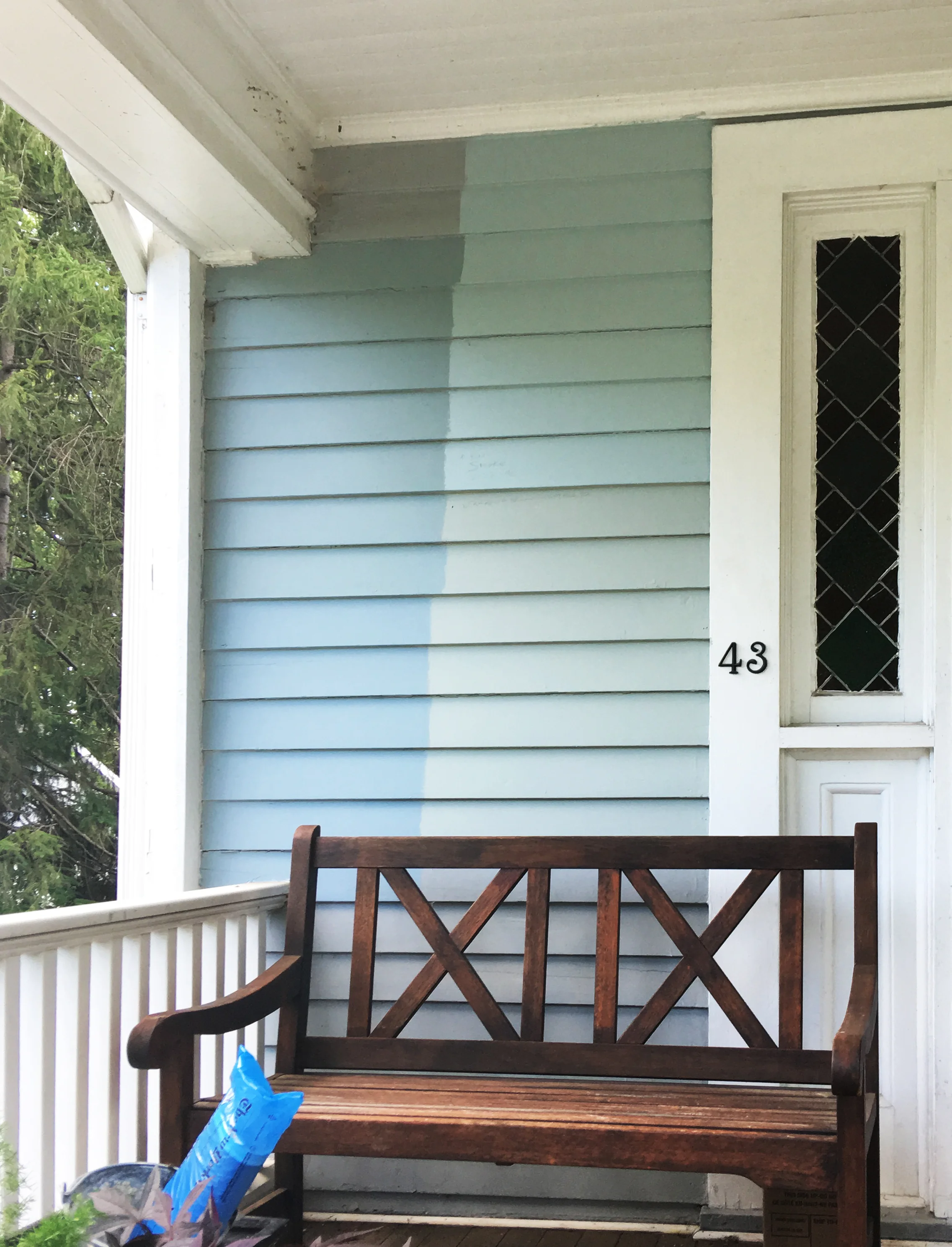  While the roof and woodwork were renovated, we tested various options for the body from subtle to rich. 