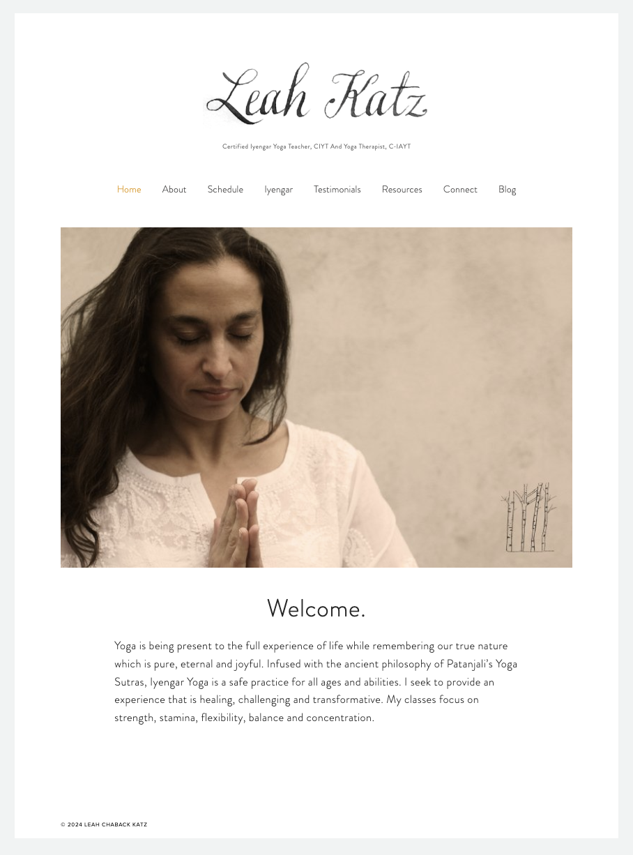   https://leahkatzyoga.com/ Squarespace  7.0 