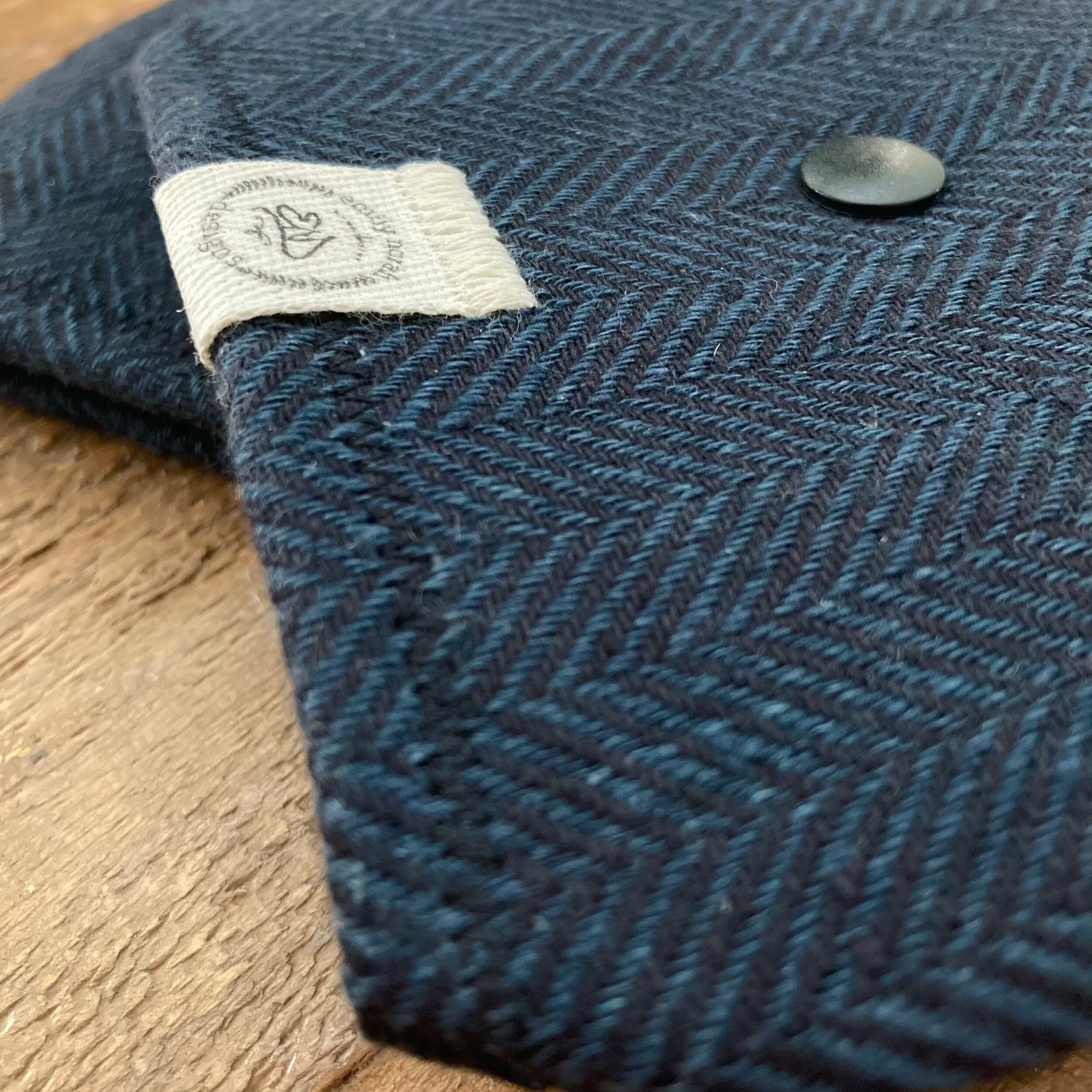 6E985D97-940F-4471-8754-C29965279205