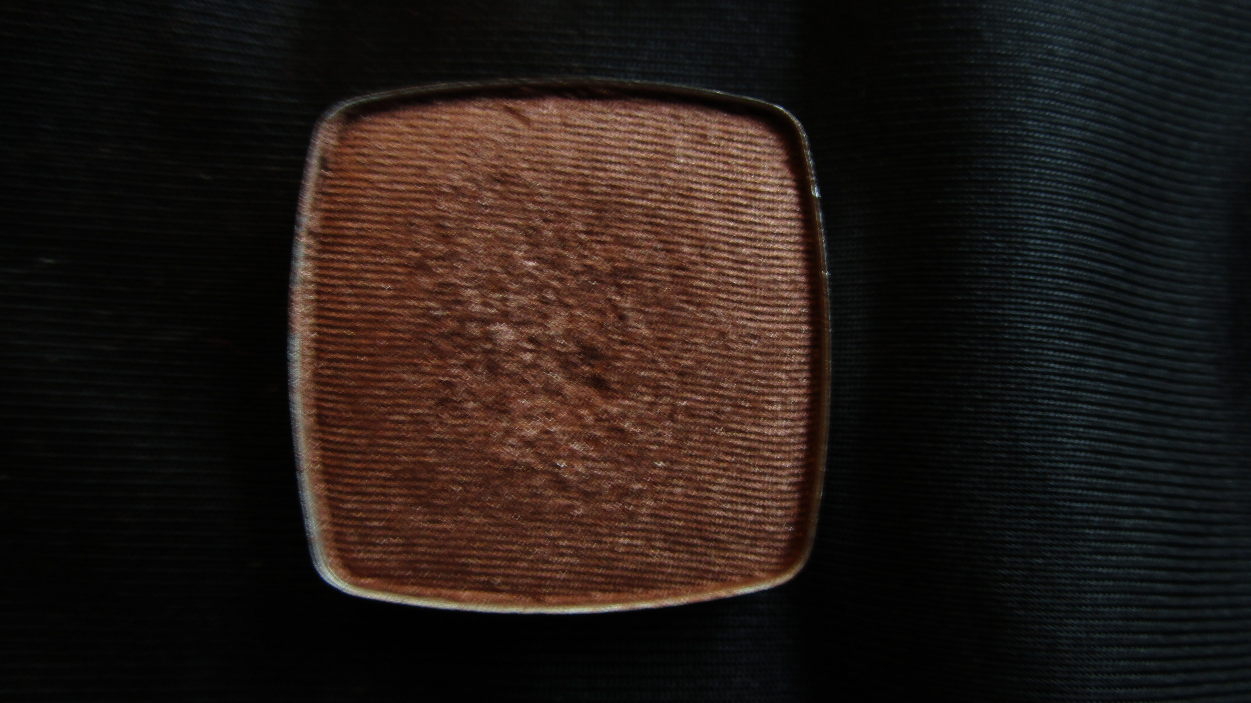 #19 Antiki Bar (bronze with fine gold shimmer- a must have in any makeup bag)