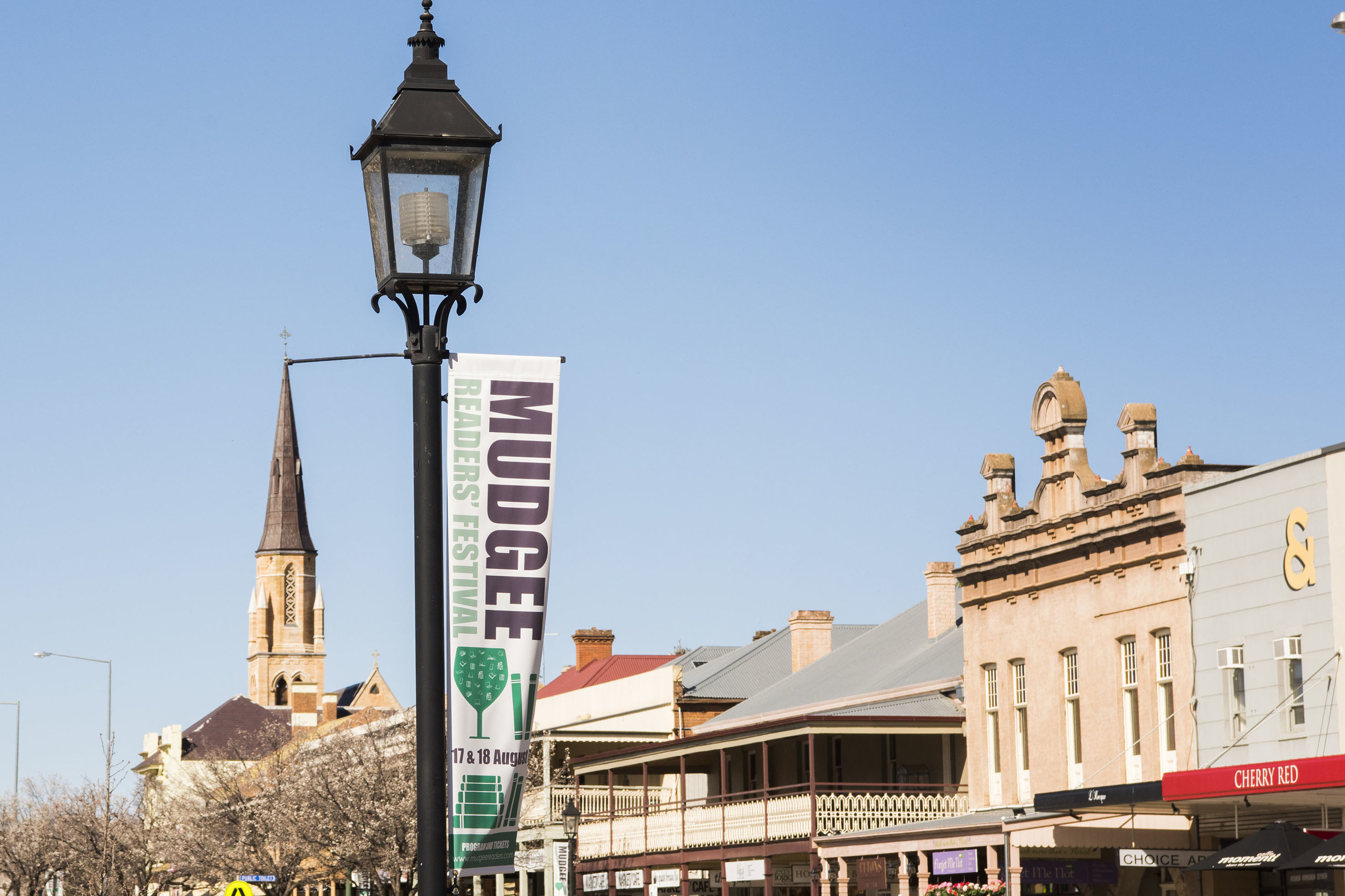 Market Street on the sunny MRF Saturday