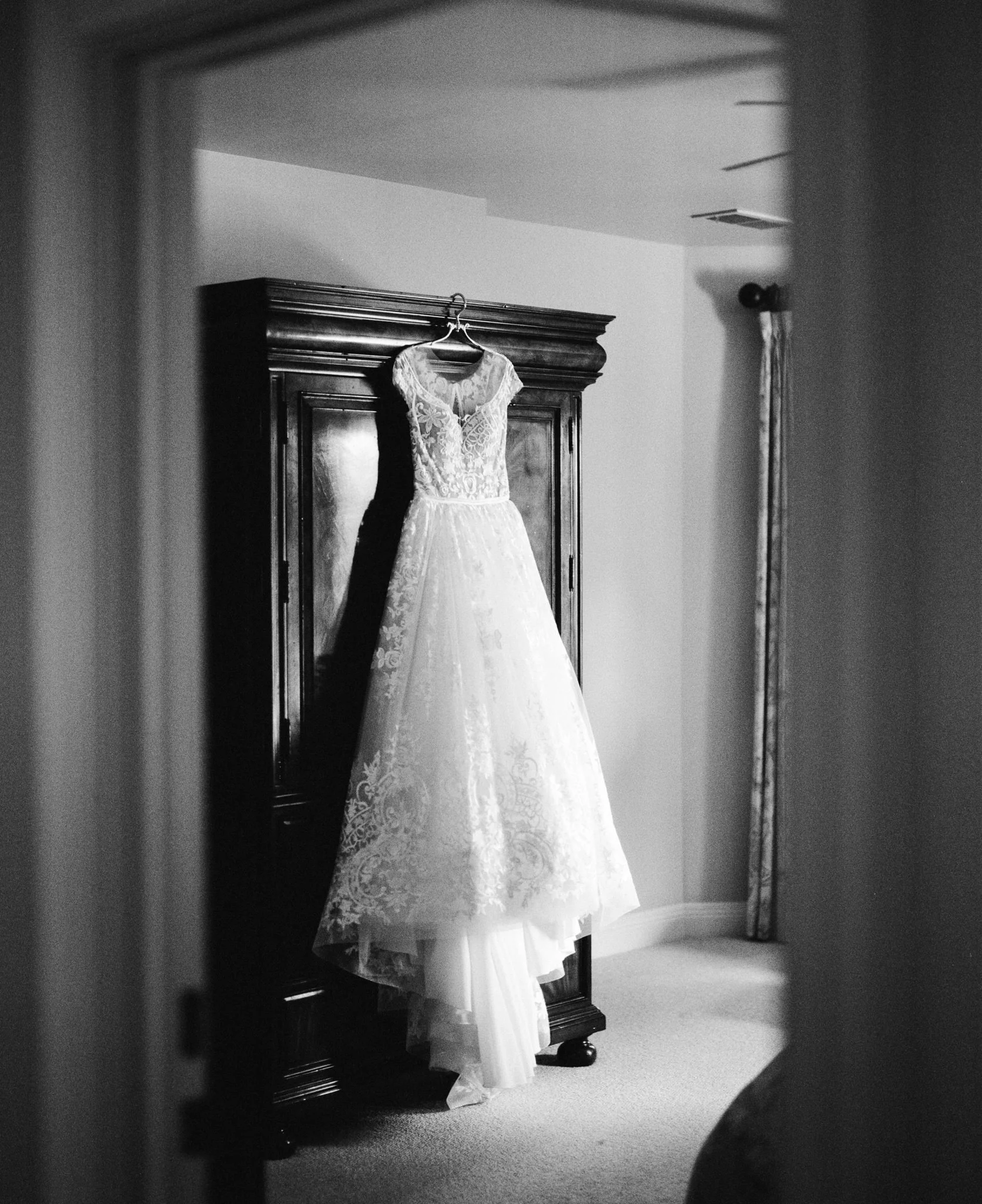 Lexington Kentucky Wedding Photographers at the Polo Barn at Saxony Farm-12.jpg