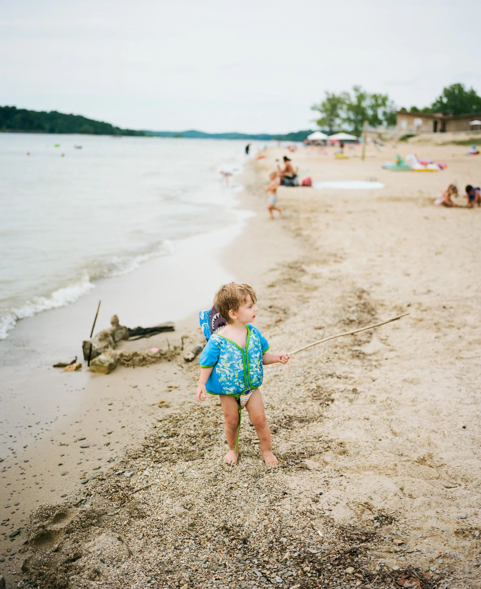 Image of a boy on the beach of Barren River Lake taken with the Mamiya 7 and 80mm f/4 lens