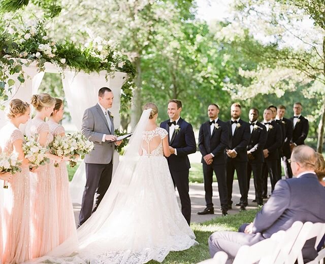 Don&rsquo;t forget to send an invitation to your friends, the horses.
&bull;
Planner: @bitbybitevents 
Venue: @polobarn 
Florals: @stems_llc &bull;
#kentucky #kentuckywedding #horses #lexingtonweddingphotographer #louisvilleweddingphotographer #lexingtonweddingvenue