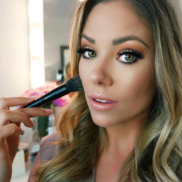 For a step-by-step contouring and highlighting technique, watch the latest tutorial from @crystal3412 !! 📽🙌🏽 #contour #highlight #contouring #highlighting #makeuptutorial #makeupartist #mua #youtuber