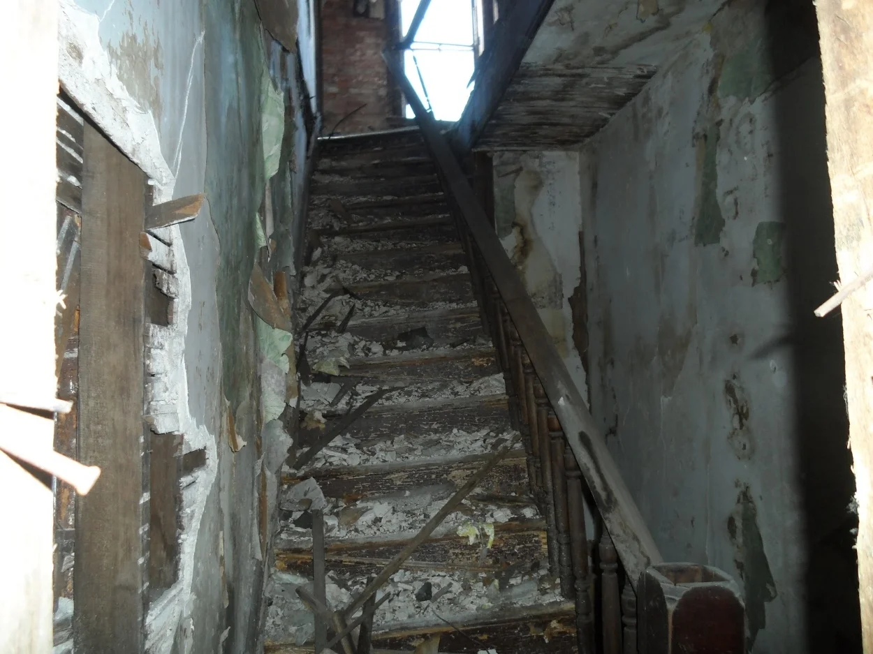 perilous stairs.JPG
