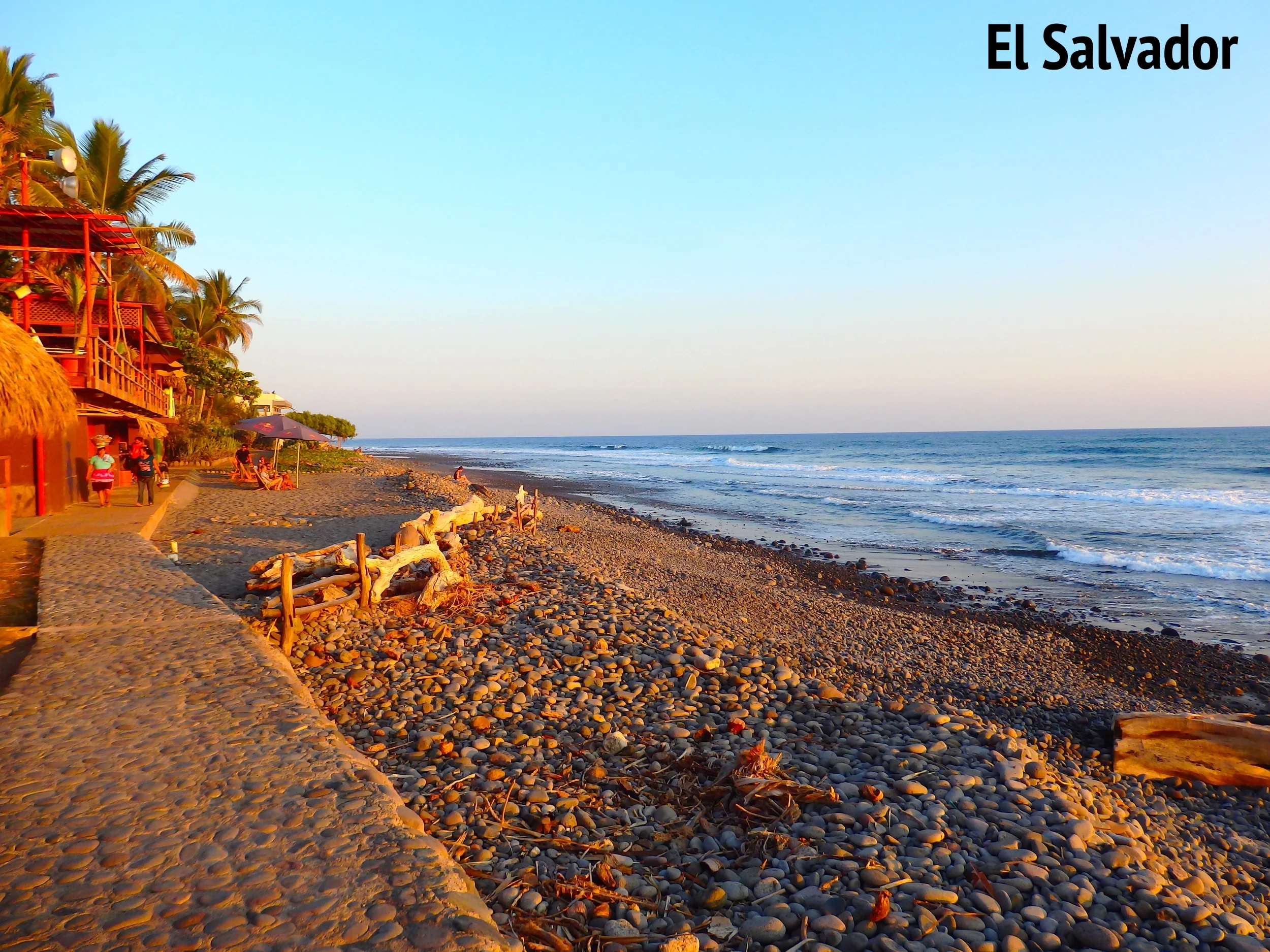  El Tunco Beach, El Salvador 