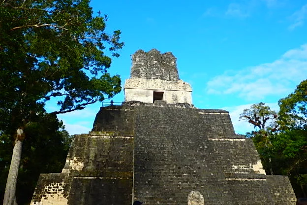  Tikal 