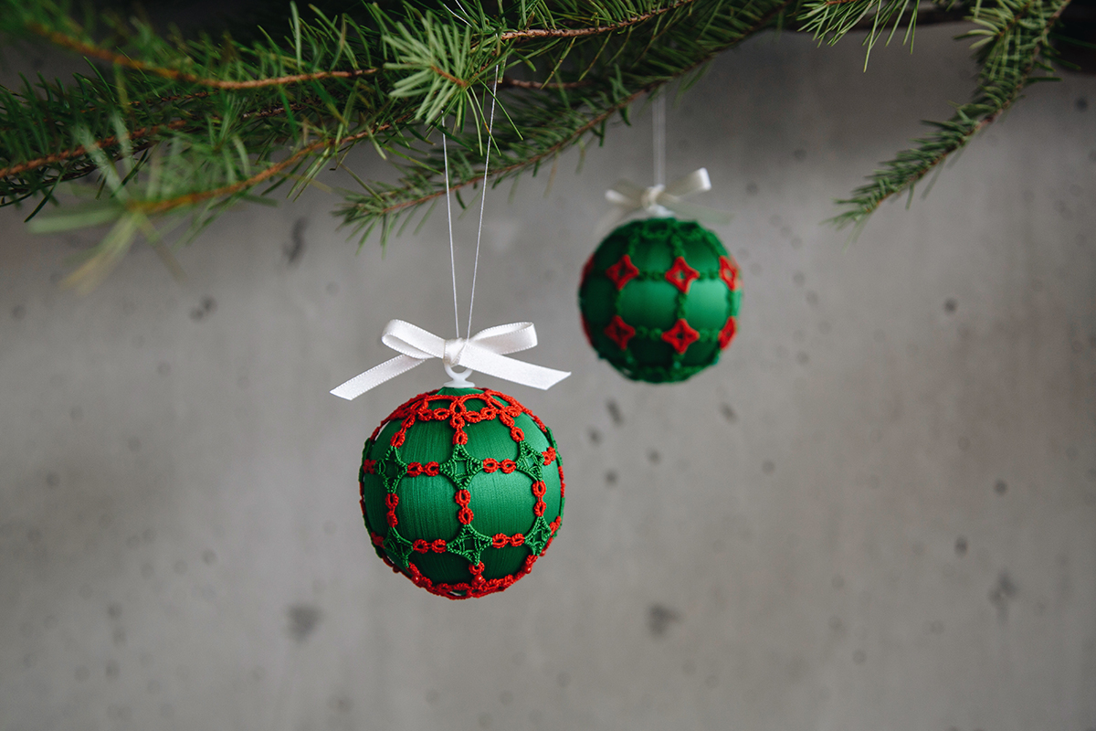2018ChristmasOrnaments_1200x800_01.jpg