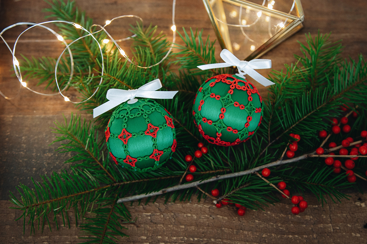 2018ChristmasOrnaments_1200x800_02.jpg
