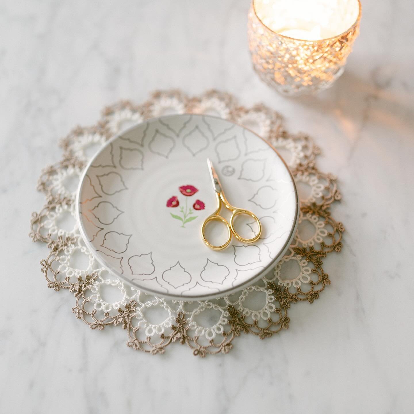 The Juhi Doily was inspired by jasmine flowers. It&rsquo;s one of my latest patterns, available on my website lovelytatting.com/shop (link in bio)!