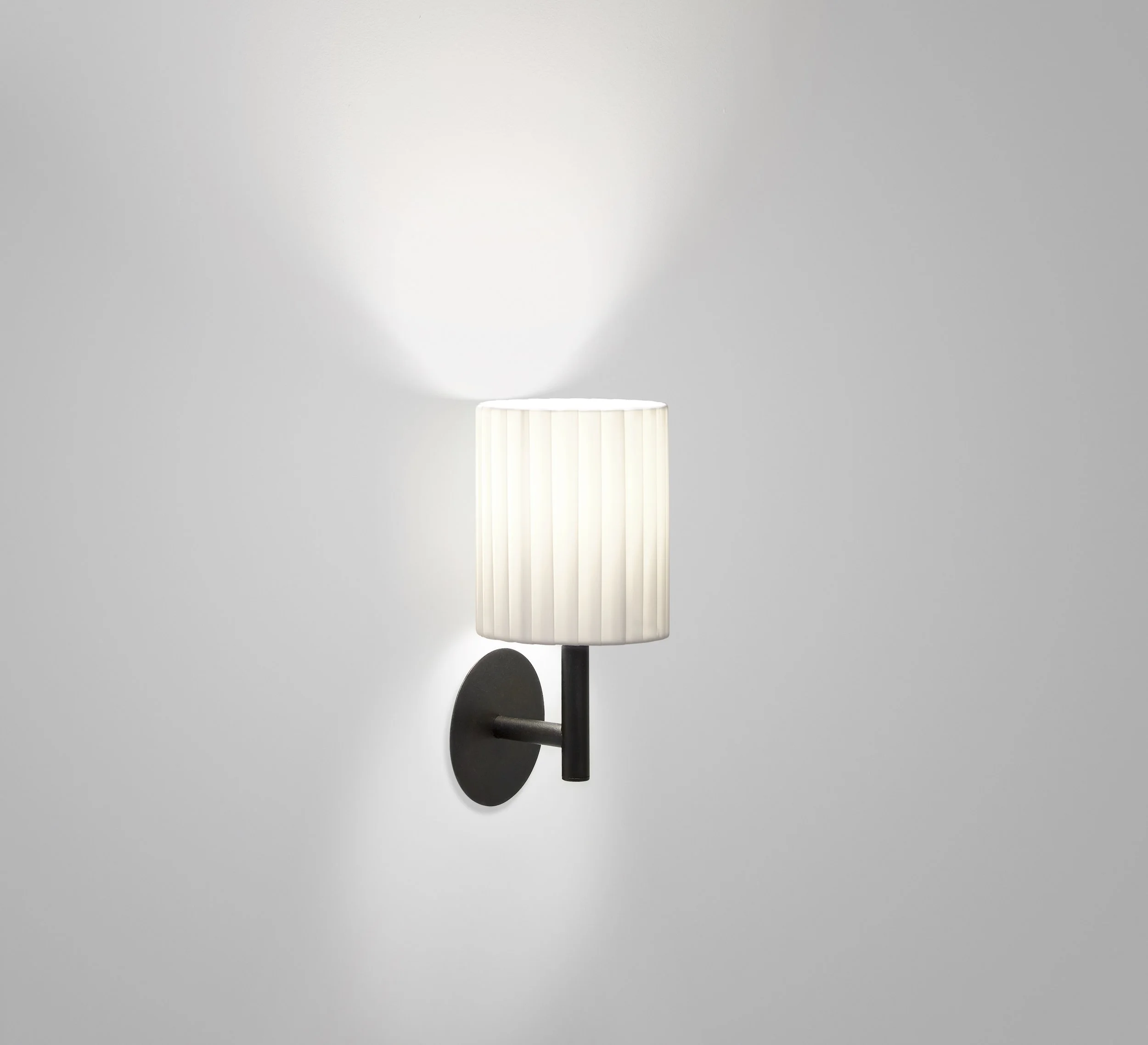 ISM Objects_Alpha black white_Wall.jpg