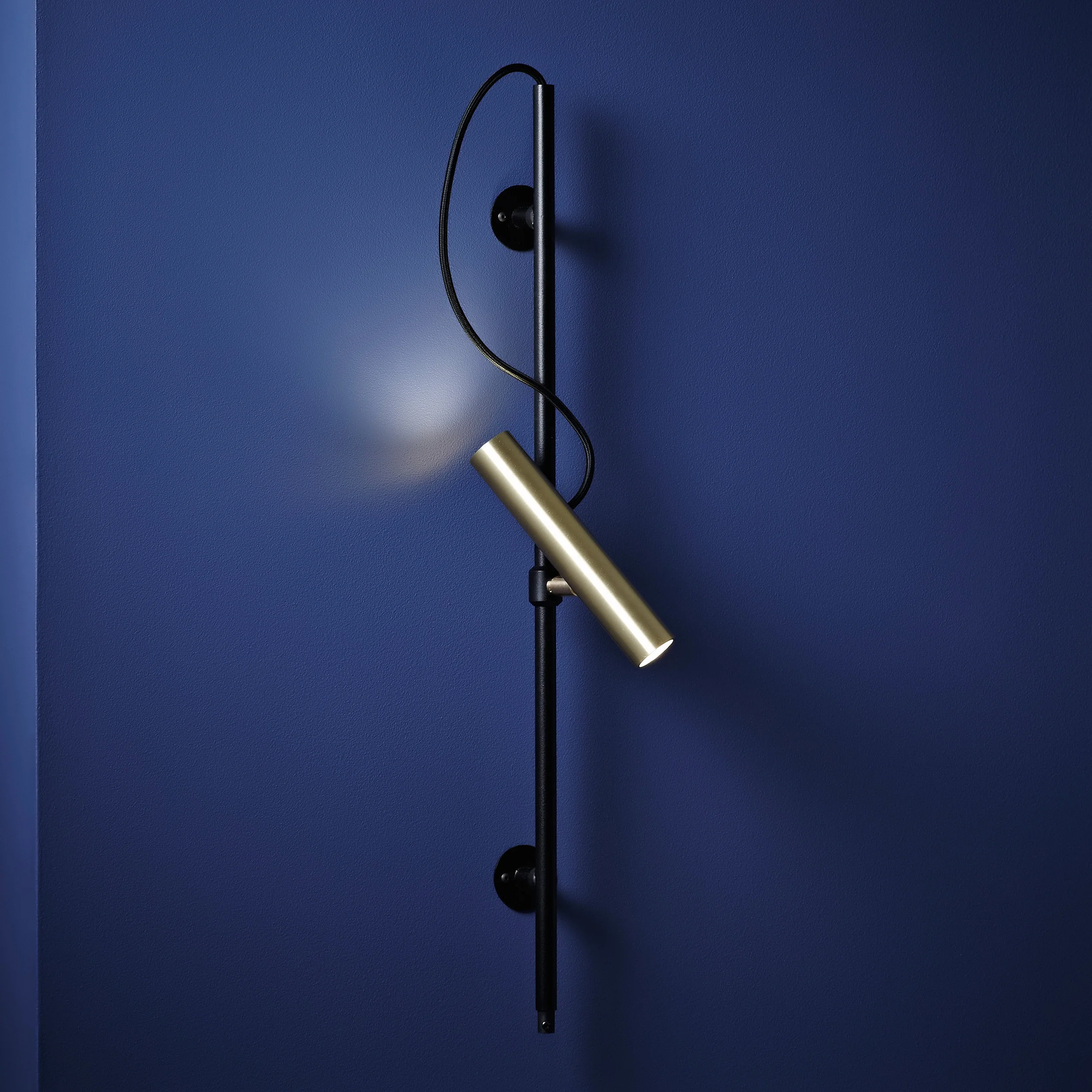 ISM Objects_Luxe Wall Light_[SQUARE]_01.jpg