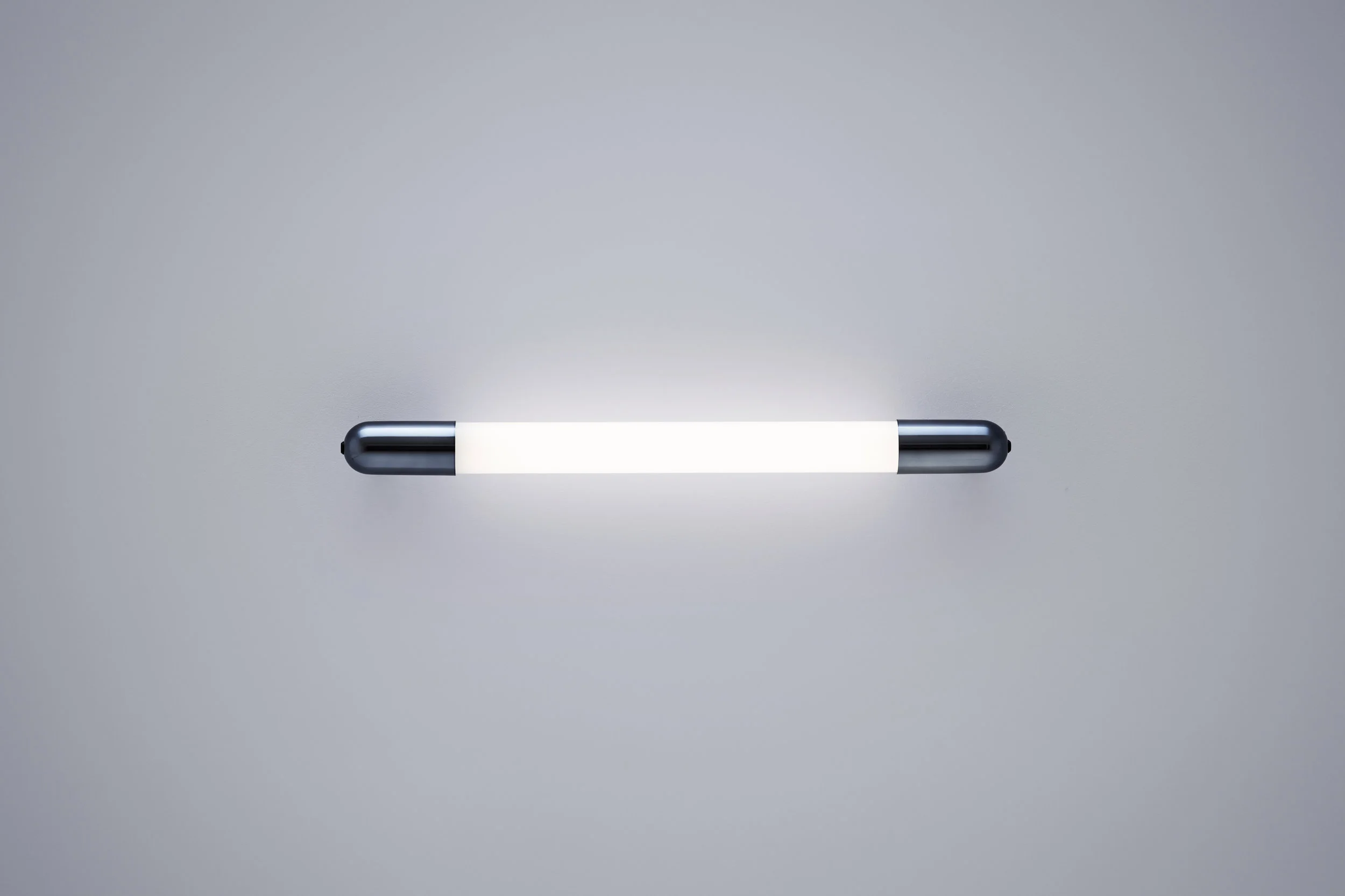 ISM Objects_Snag short bright black chrome_Wall.jpg