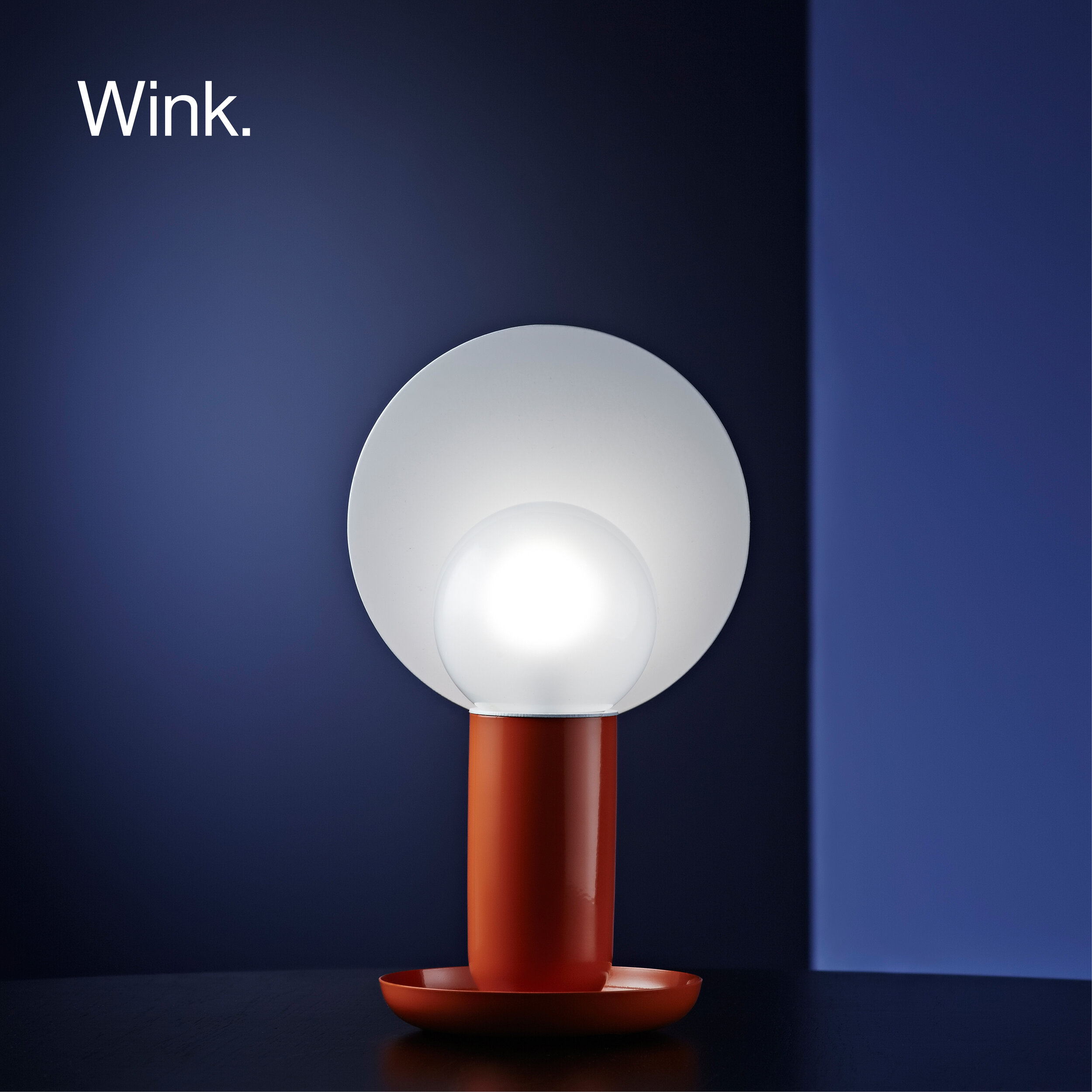 Wink table lamp