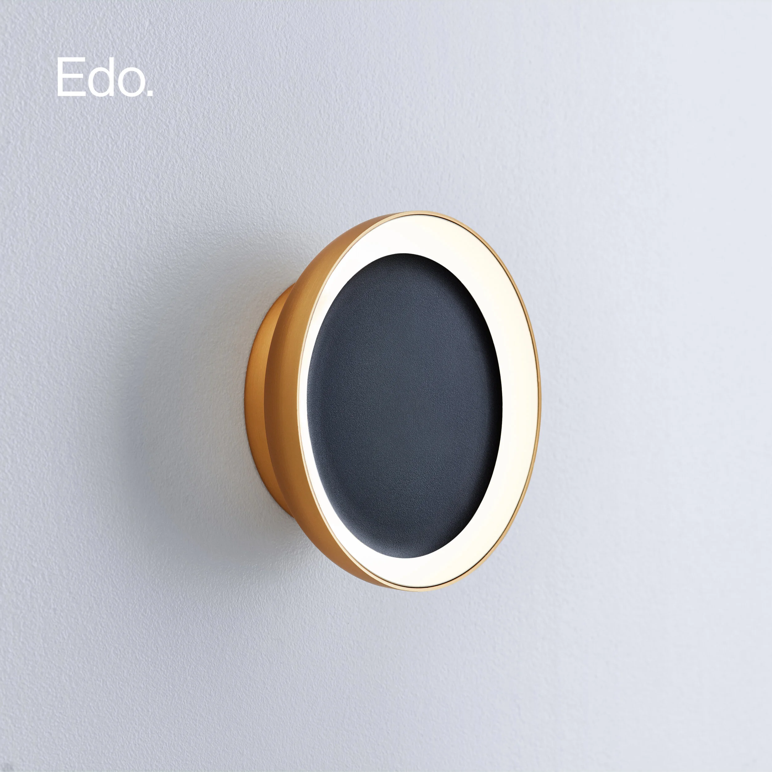 1ISM-Objects_Edo-Small-Gold-Black_Wall_WEB.jpg