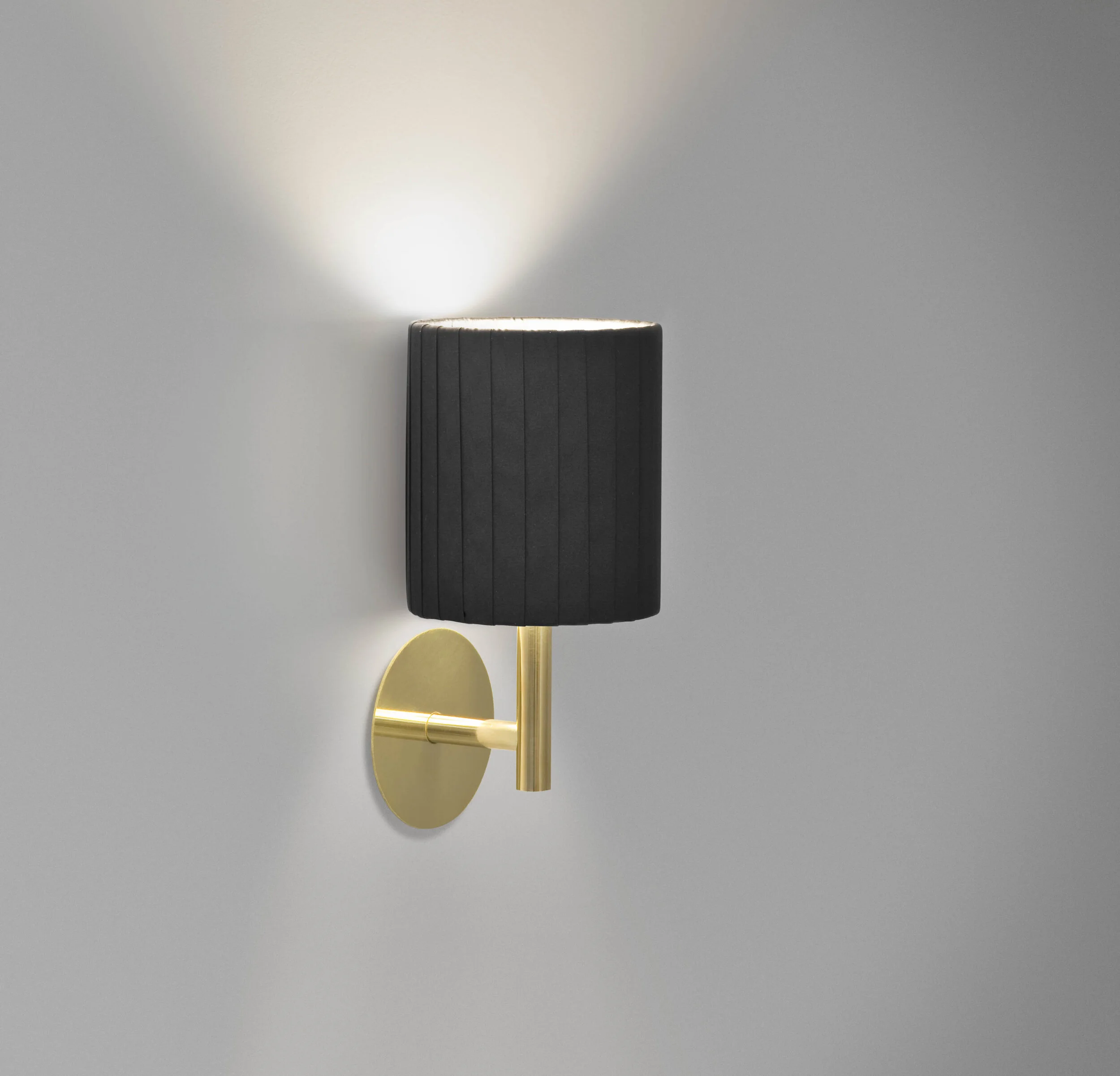 ISM Objects_Alpha brass black_Wall.jpg