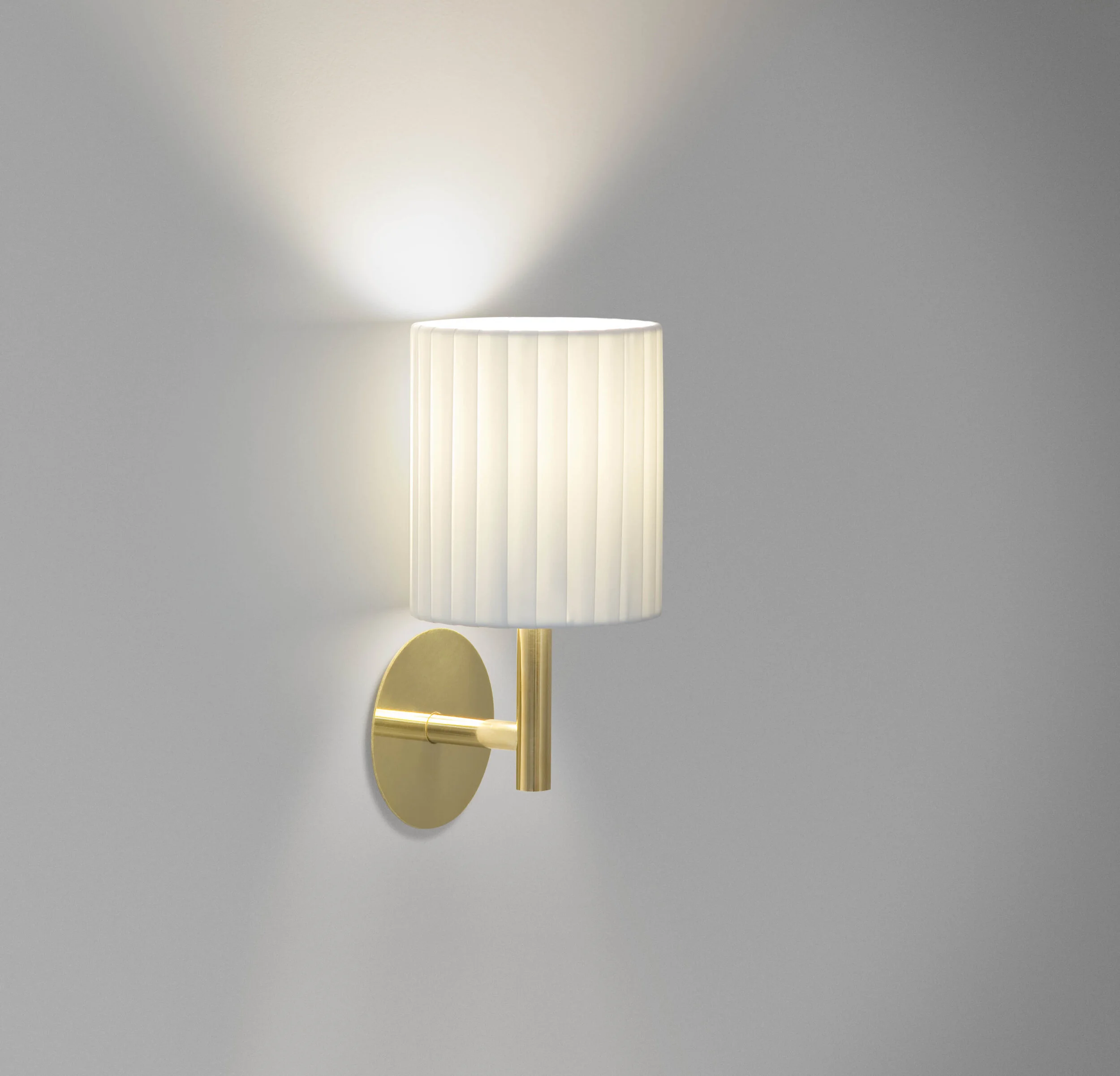 ISM Objects_Alpha brass white _Wall.jpg