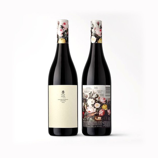 Fell off the insta bandwagon for a little while but I&rsquo;m back baby! And I&rsquo;m starting off with a #packagingcrush via Tread Softly. Minimalism and strong branding for the win 🥰❤️
#design #packaging #alwaysinspired