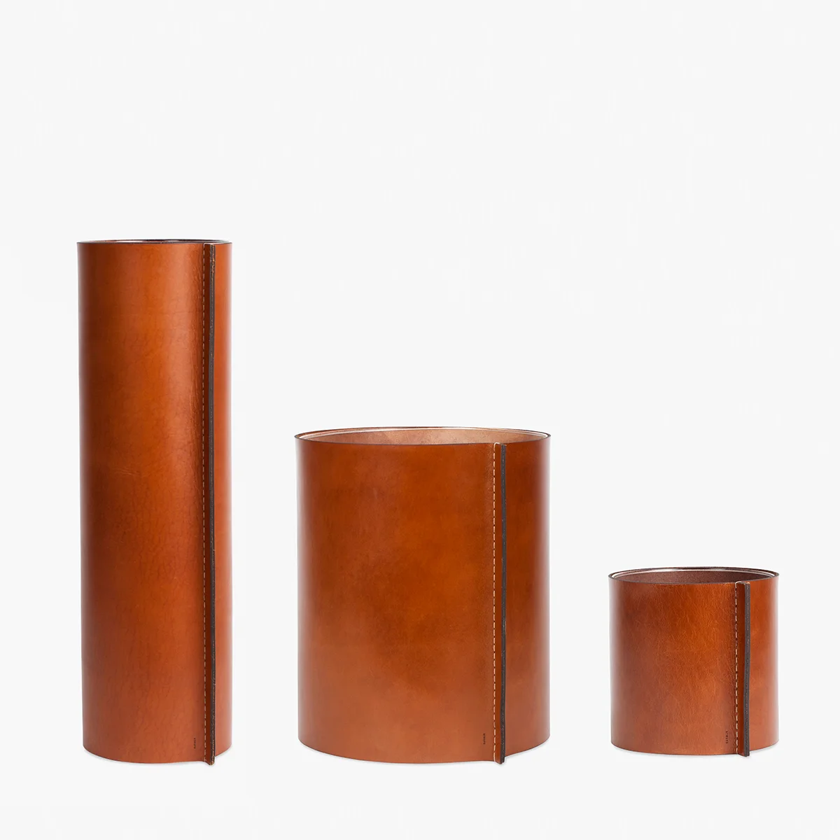 Hold me tight vases - Great Dane Furniture