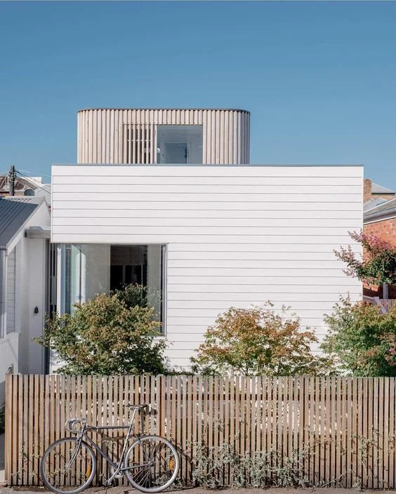 WHITE & NATURAL TIMBER - Via Topolgy Studio