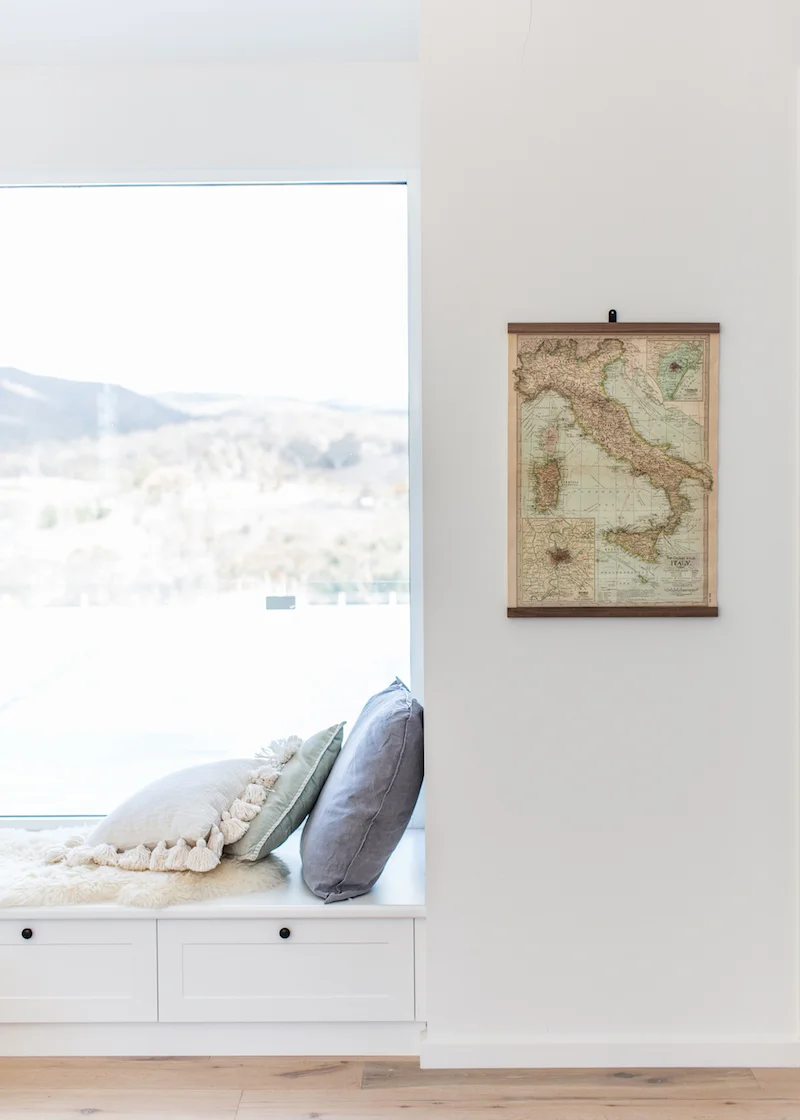 HANGAR easy wall art solution