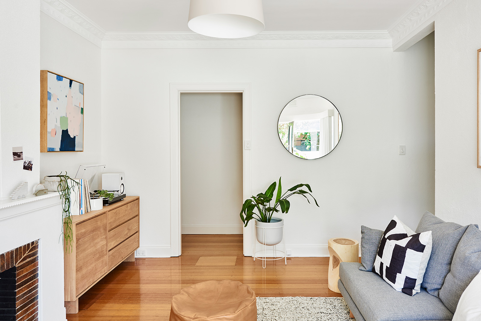 Hunting-for-George-Armadale-Apartment-Lucy-Glade-Wright-09-low-res.jpg
