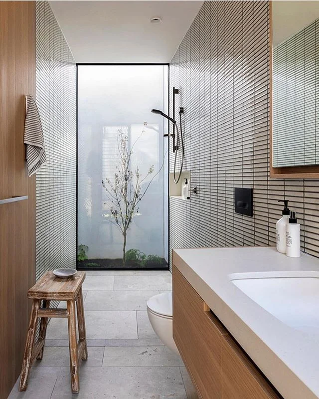 A feature window that could be an artwork.. is there anything better?! 🙌🏼
Nelson House by @neilarchitecture 
Photography @hilarybradfordphotography 
Via @thelocalproject