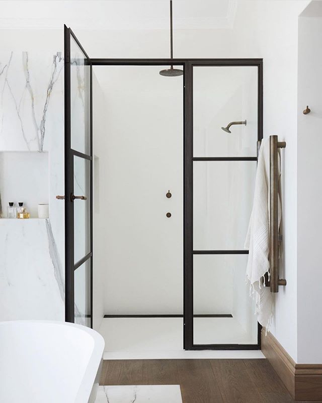 This bathroom is a work of Art... Peppertree House - 
Interiors by @alwillinteriors 
Architecture @luigirosselliarchitects 
Photography @prueruscoe 
As featured on @thelocalproject