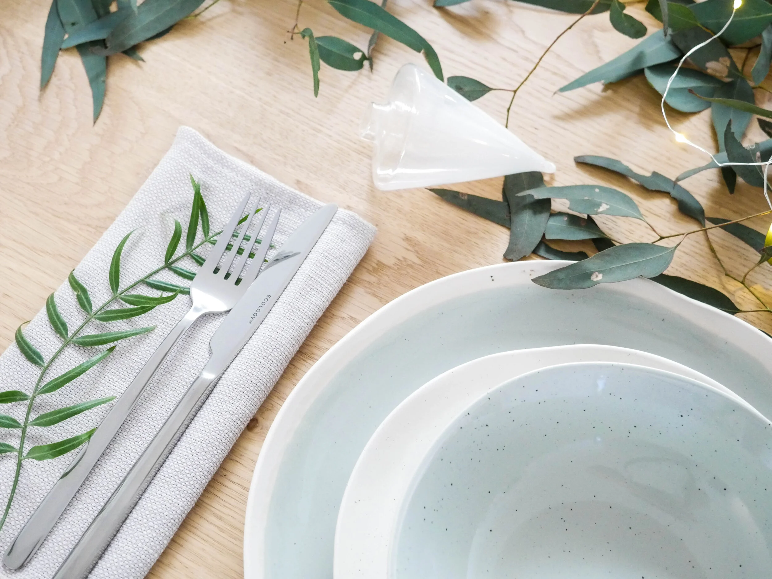 Top Tips to create a modern Australian Christmas Table - with Ecology