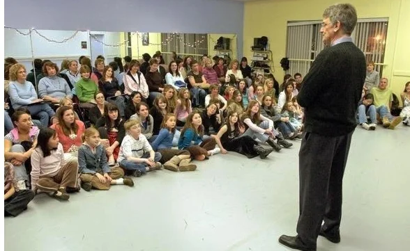 LECTURE PHOTO.jpg
