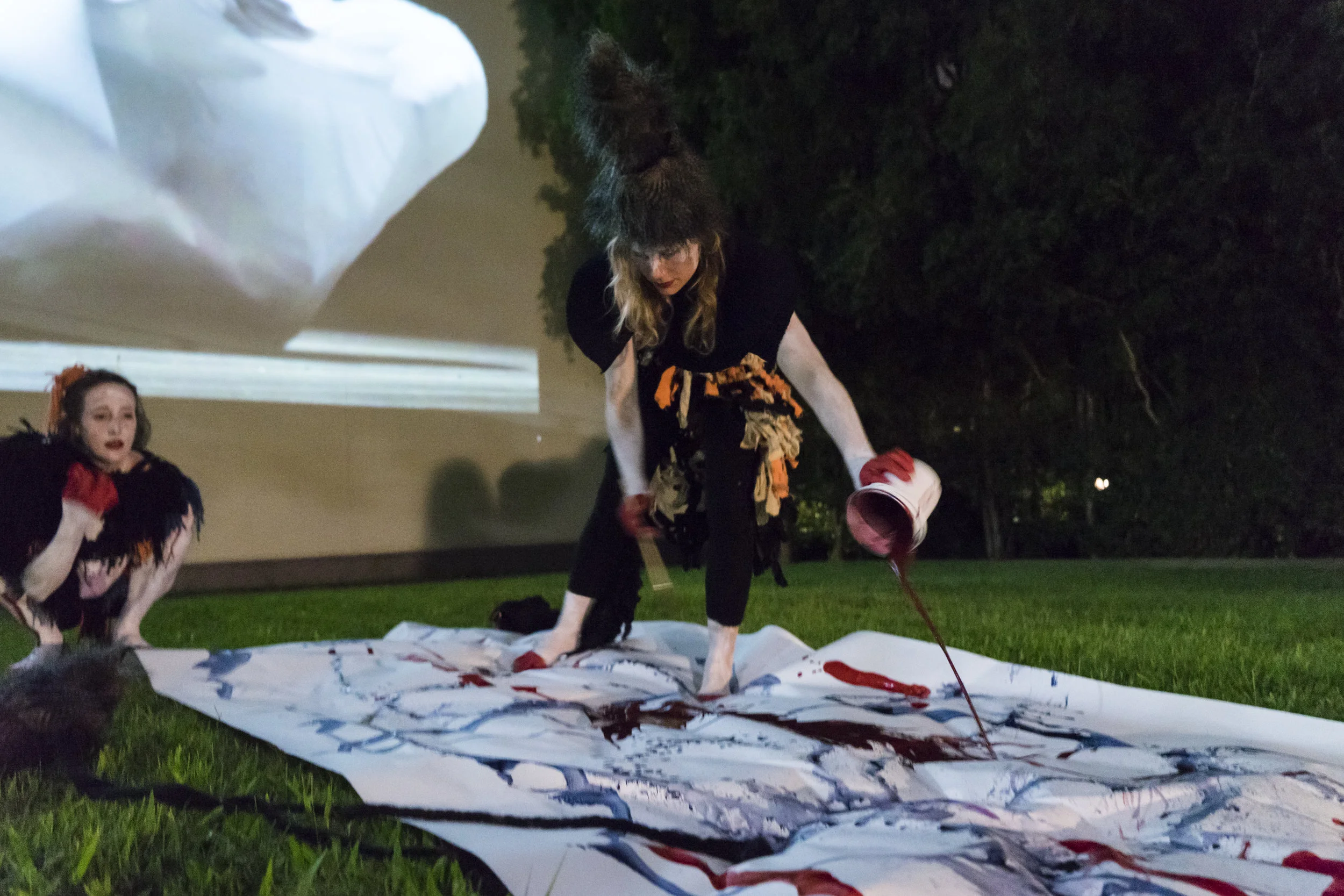 Orientation performance 2018 a collaboration with Billie Wilson-Coffey (circus) & Exploko (sound) at QCA Brisbane Photo: Louis Lim