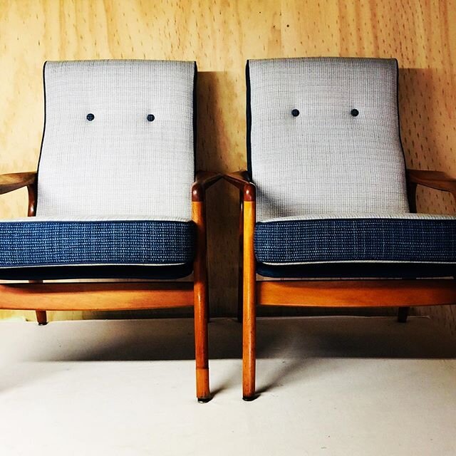 chairs-pair-navy-button-jute-upholstery-canberra.jpg