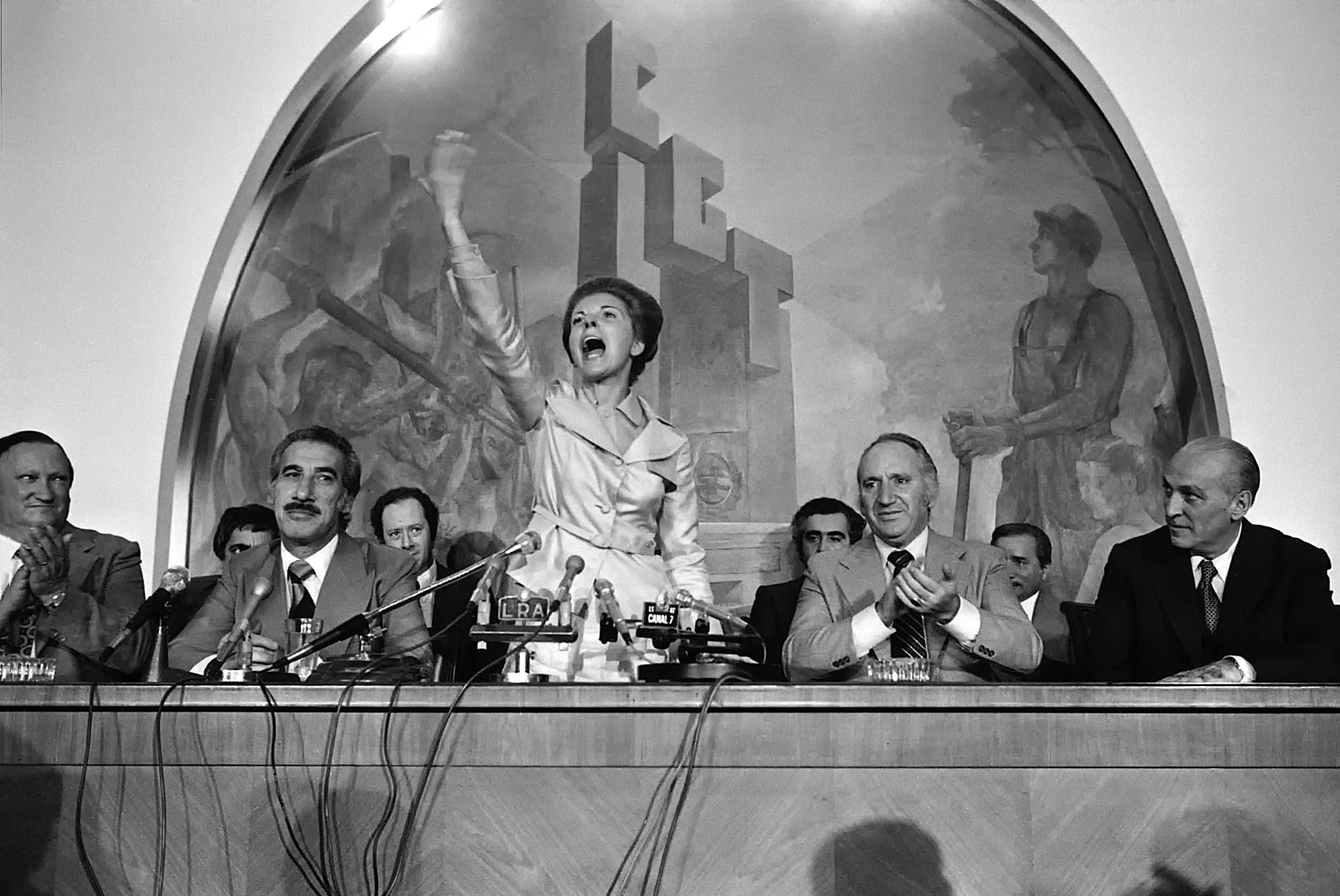 Isabel Peron speaking at the Workers' Union headquarters, 1975