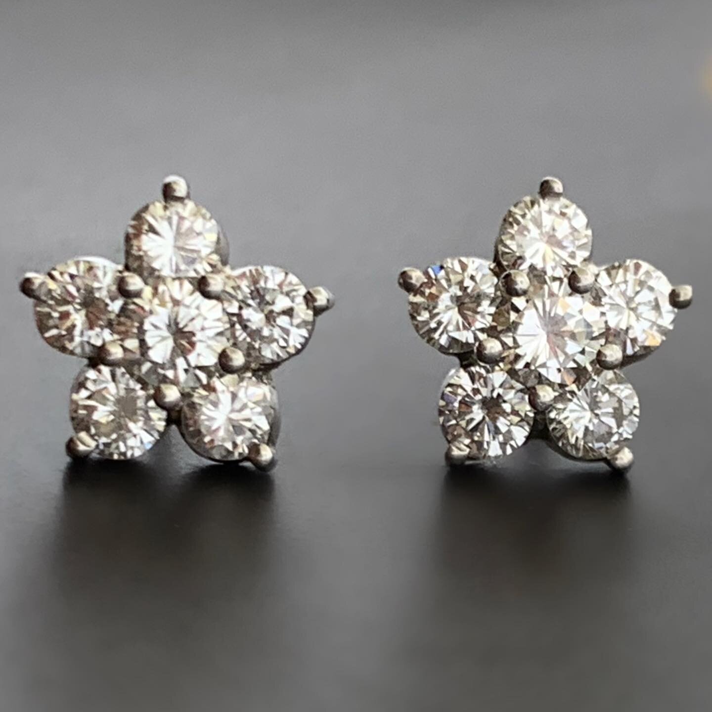 Estate 14k White Gold 12 Diamond Flower Earrings 💎 1.40tdw

Swipe for scale &gt;&gt;

DM to inquire 

805-02205