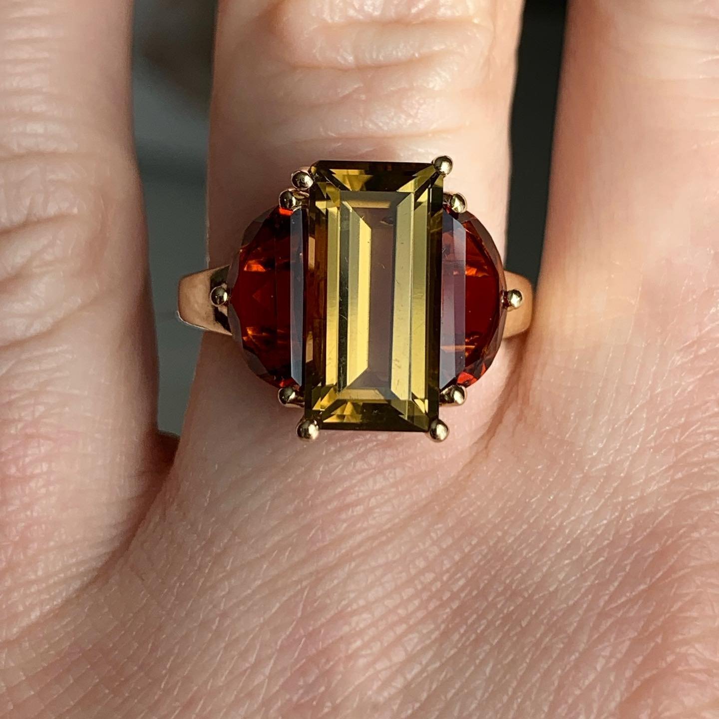 Estate 14k Yellow Gold Garnet &amp; Green Quartz Statement Ring, sz 7 

DM to inquire 

810-03746